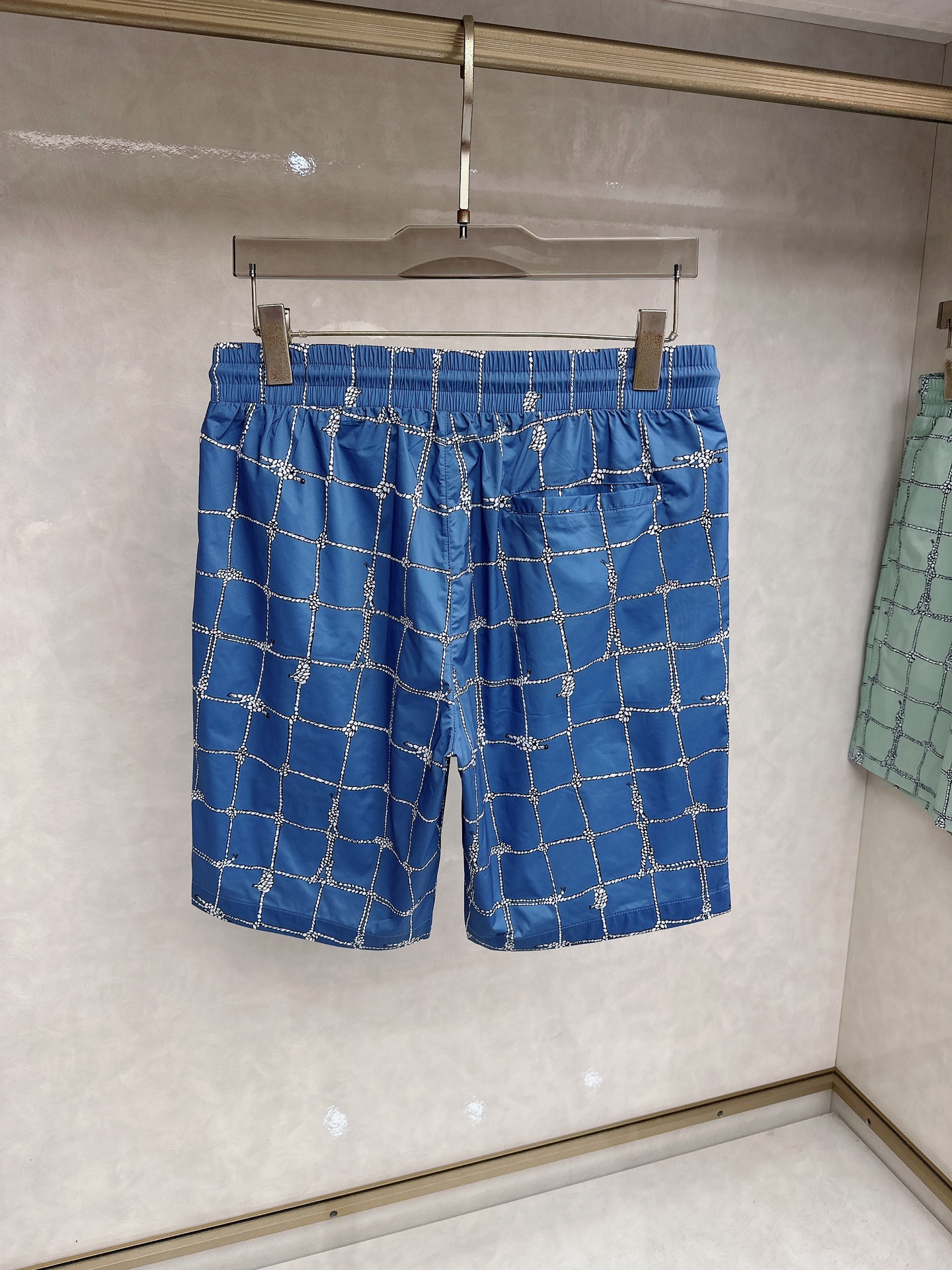 Brioni（布里奥尼） 2026春夏季新款，最新休闲短裤。原版裤型上身休闲百搭、随性慵懒范，高级定制进
