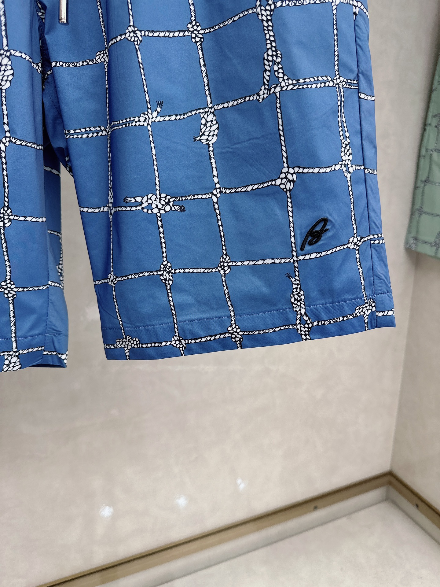 Brioni（布里奥尼） 2026春夏季新款，最新休闲短裤。原版裤型上身休闲百搭、随性慵懒范，高级定制进