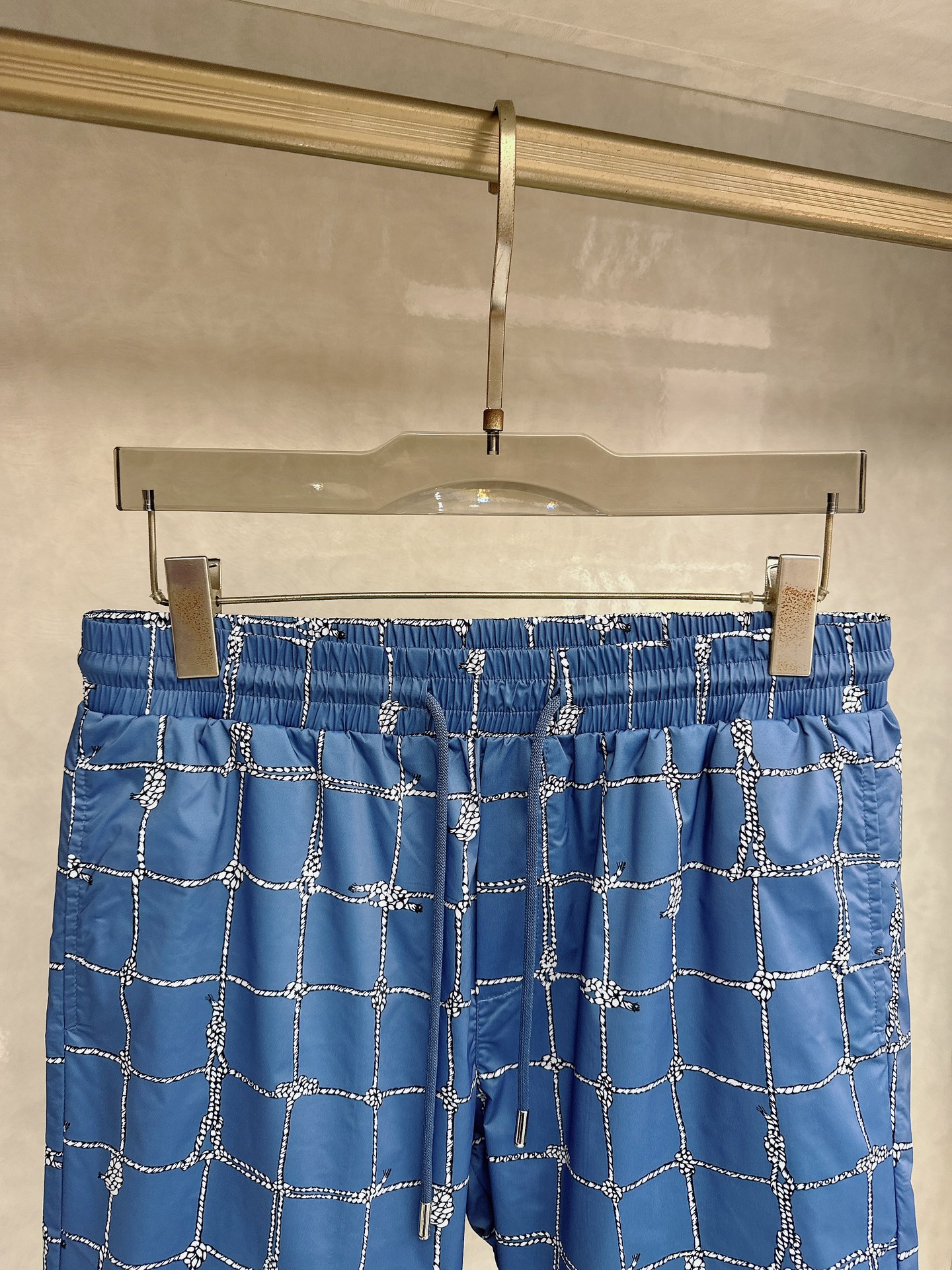 Brioni（布里奥尼） 2026春夏季新款，最新休闲短裤。原版裤型上身休闲百搭、随性慵懒范，高级定制进