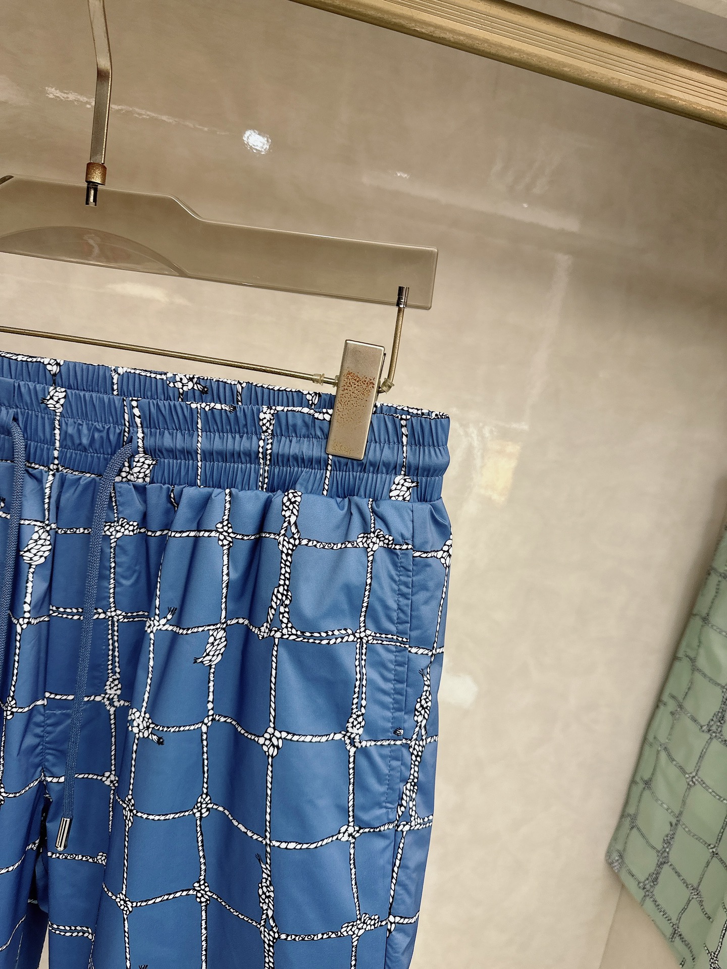 Brioni（布里奥尼） 2026春夏季新款，最新休闲短裤。原版裤型上身休闲百搭、随性慵懒范，高级定制进