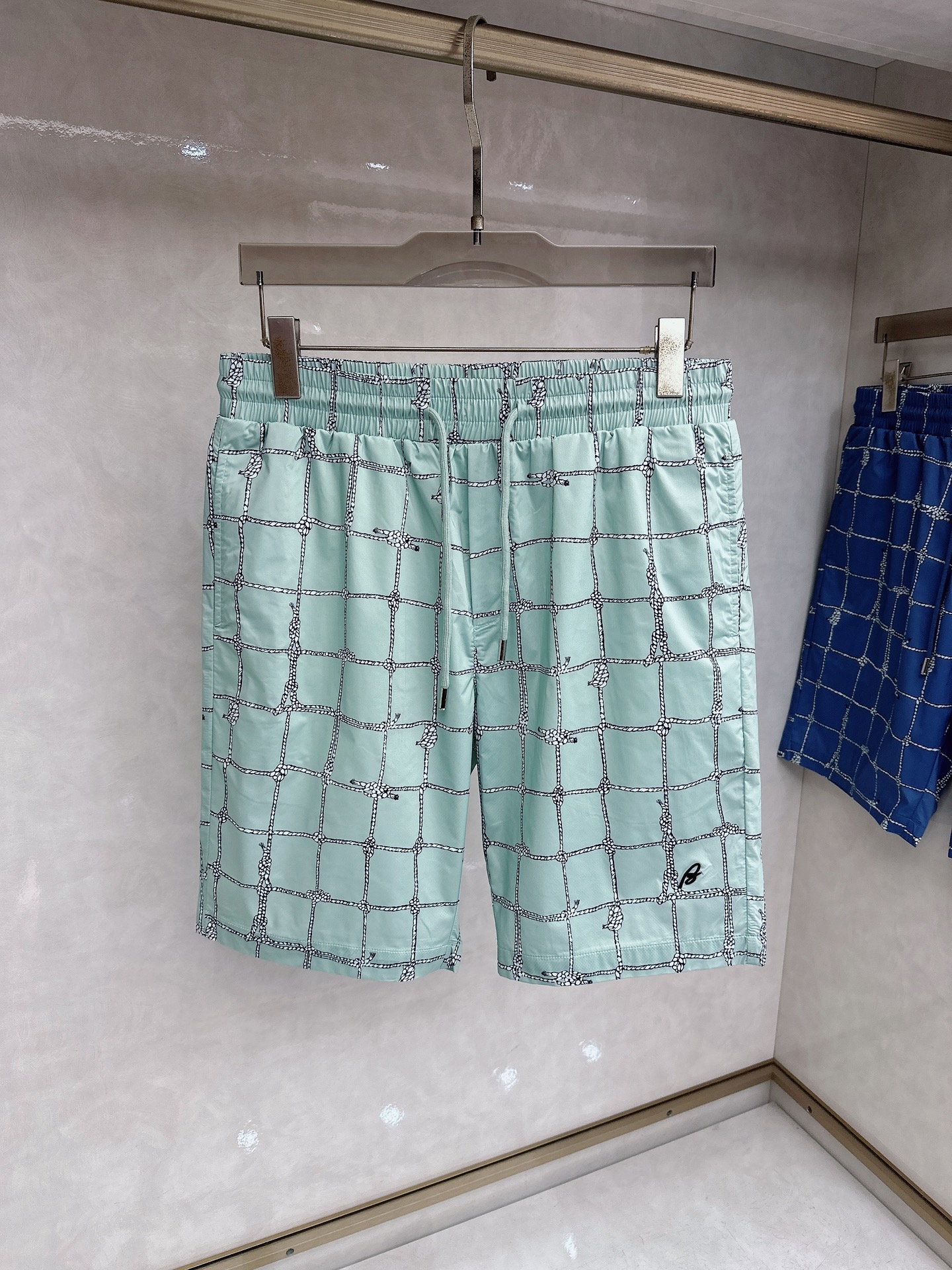 Brioni（布里奥尼） 2026春夏季新款，最新休闲短裤。原版裤型上身休闲百搭、随性慵懒范，高级定制进