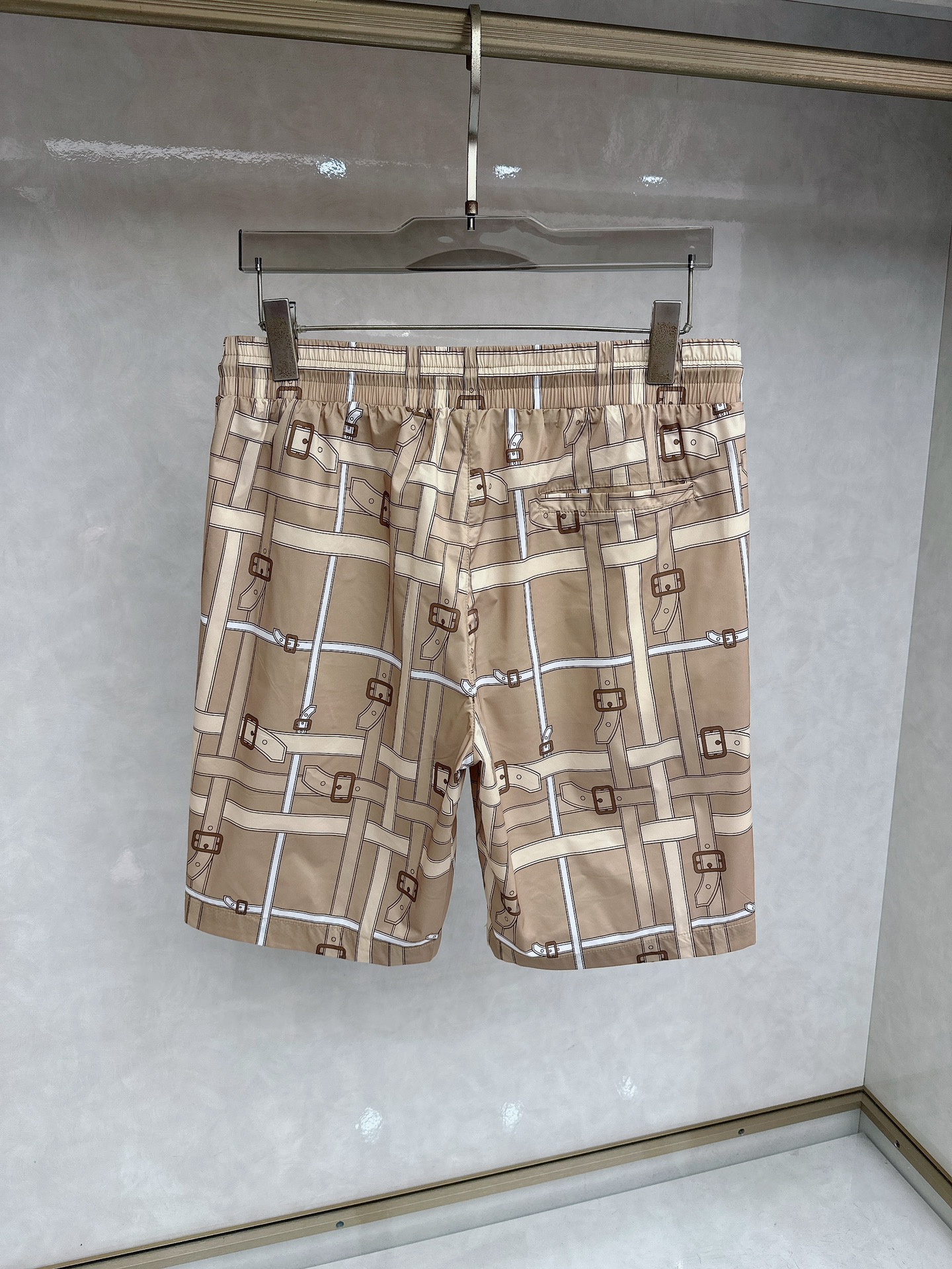 Burberry 巴宝莉，夏季最新品，同步有售，原单狠货，时尚休闲短裤，进口原版面料，上身舒适透气，顶级