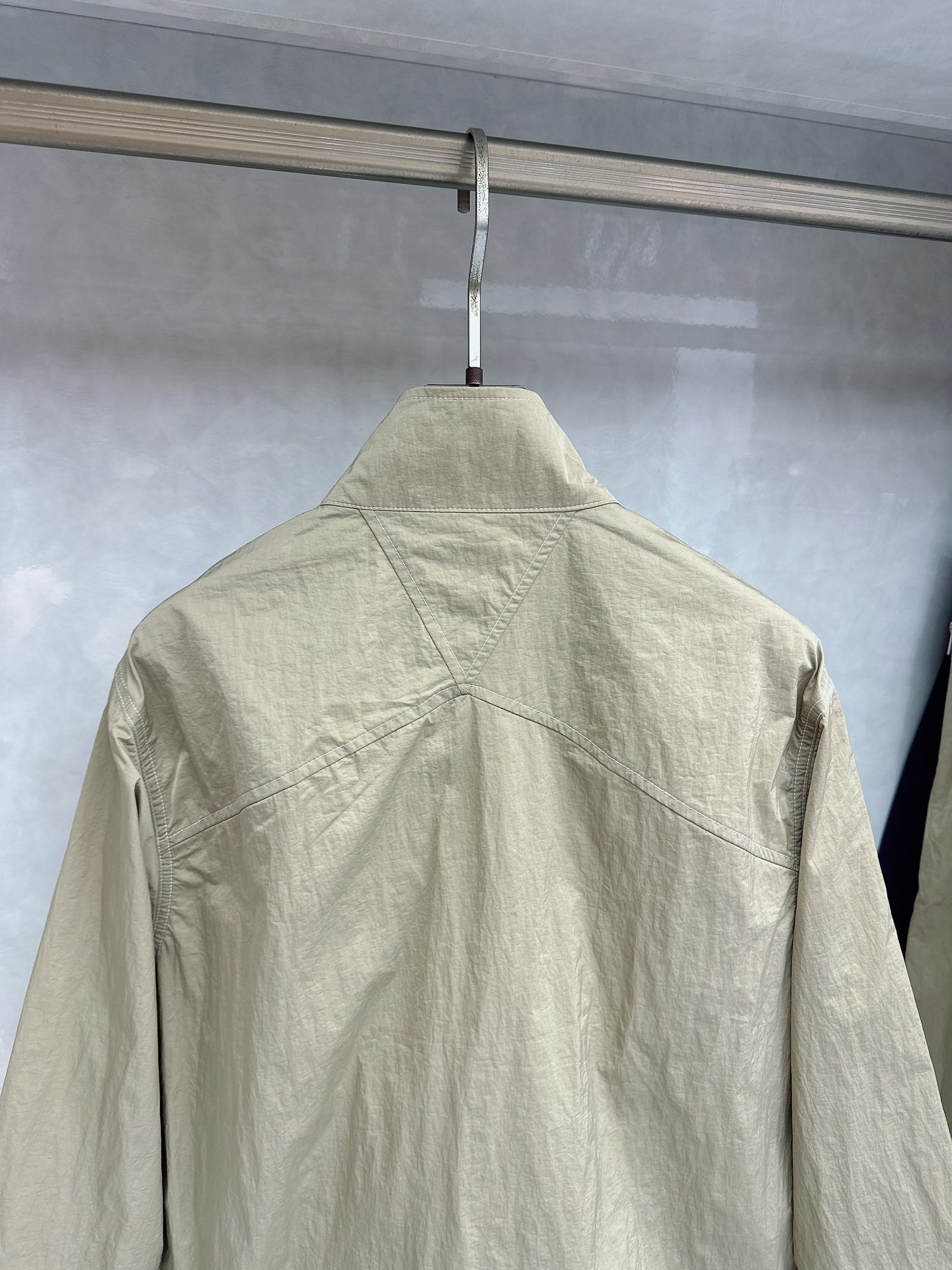 BV 2026早春新款开衫休闲套装！专柜同步。细节精致高级，品牌logo刺绣高级感满满。定织撞色螺纹更显