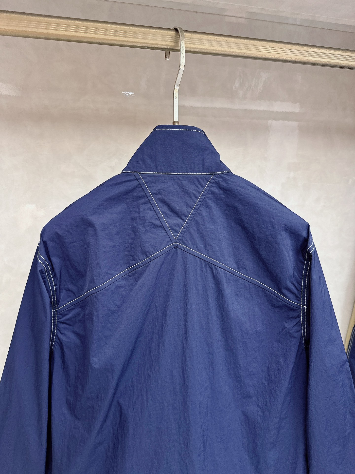 BV 2026早春新款开衫休闲套装！专柜同步。细节精致高级，品牌logo刺绣高级感满满。定织撞色螺纹更显