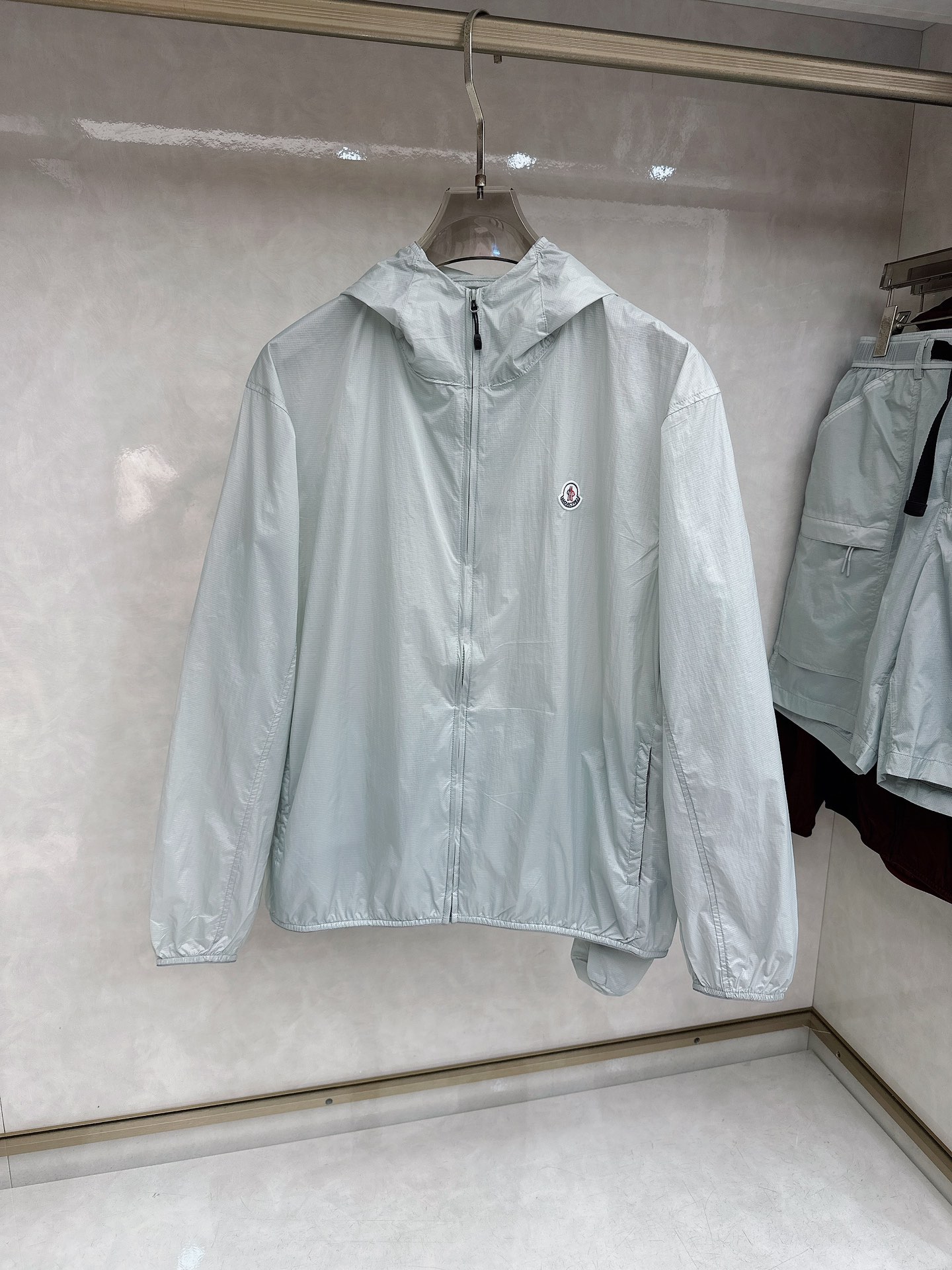 蒙口 2026春夏新品时尚套装，原厂五金辅料，用料考究，高档提花面料，舒适感极佳 手感柔软细腻上身柔软舒