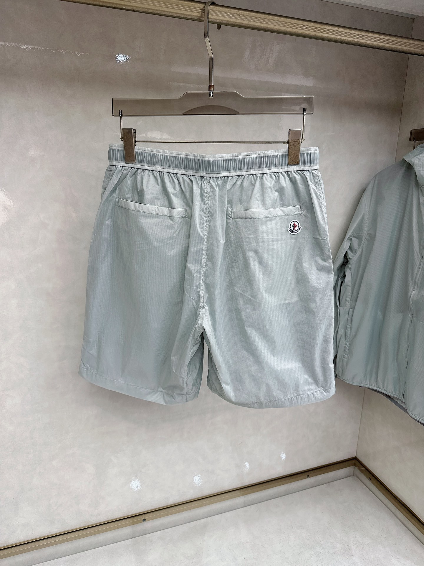 蒙口 2026春夏新品时尚套装，原厂五金辅料，用料考究，高档提花面料，舒适感极佳 手感柔软细腻上身柔软舒