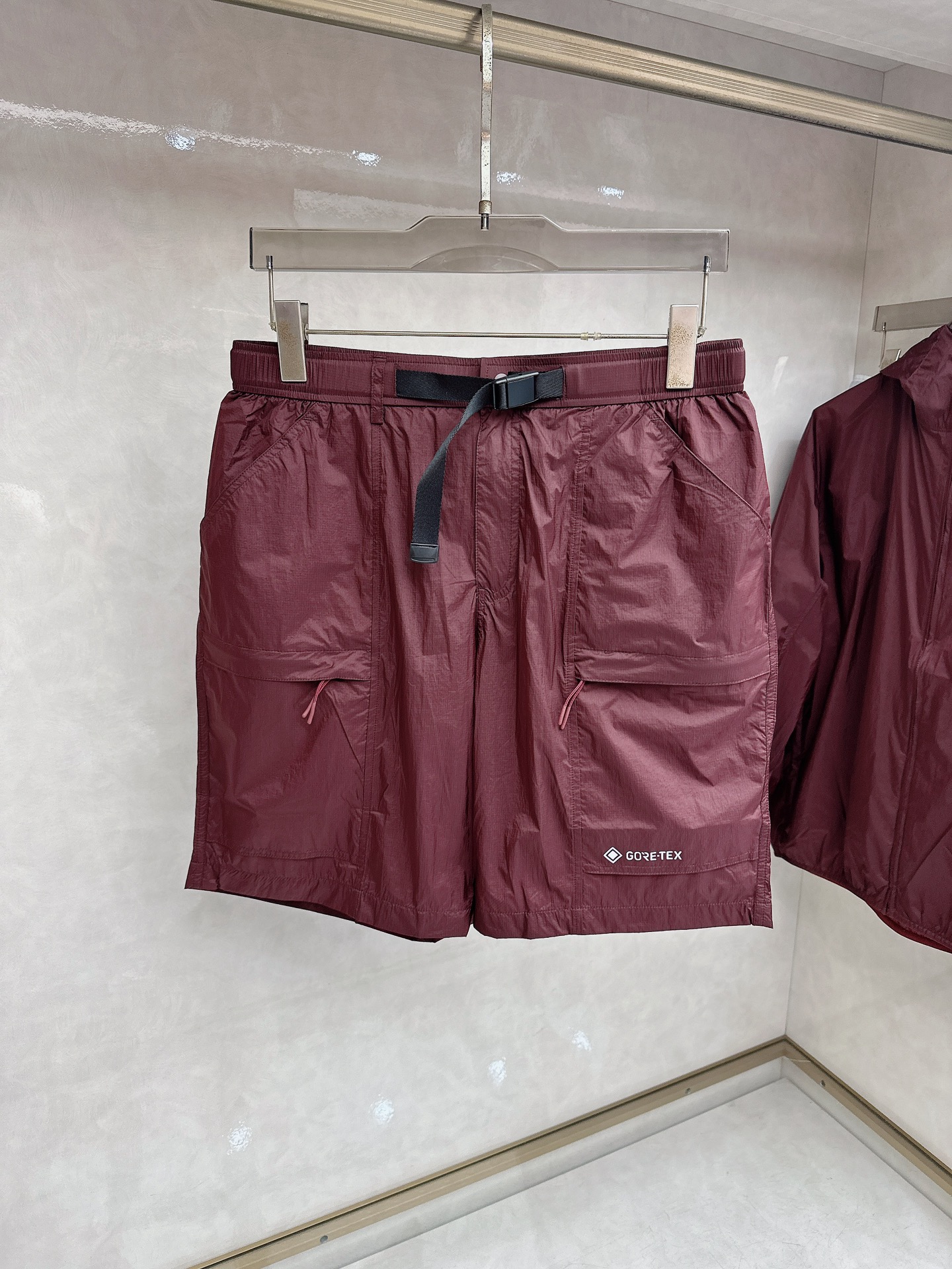 蒙口 2026春夏新品时尚套装，原厂五金辅料，用料考究，高档提花面料，舒适感极佳 手感柔软细腻上身柔软舒