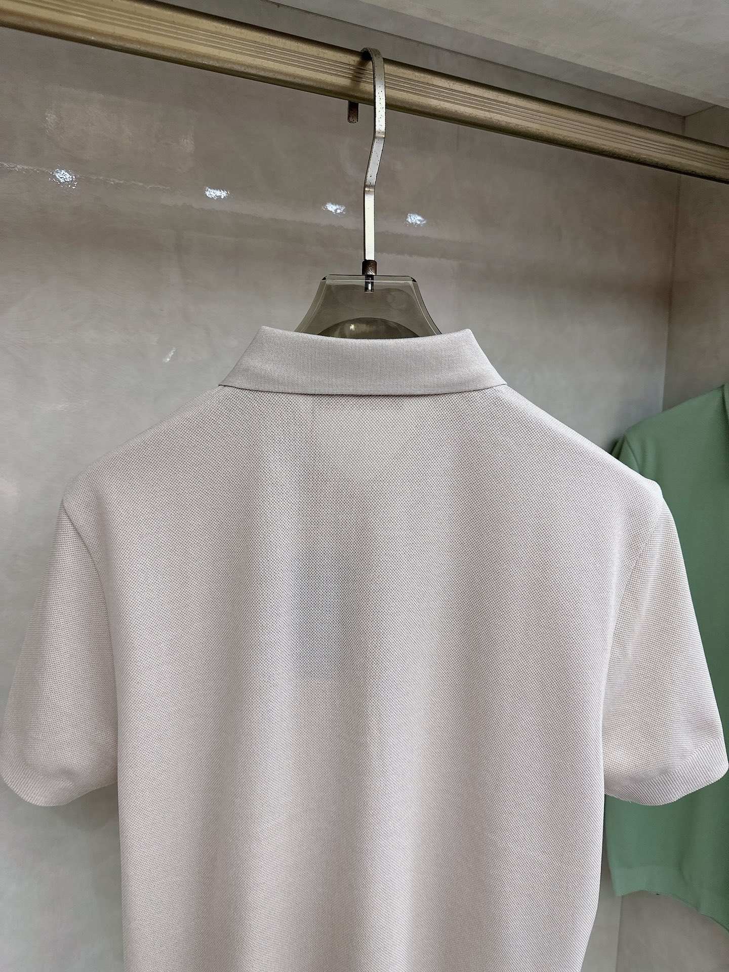 L春夏新品，针织Polo衫｜细腻针织肌理，触感软糯亲肤，透气不闷汗，胸口简约精致刺绣图案，低调有格调，提