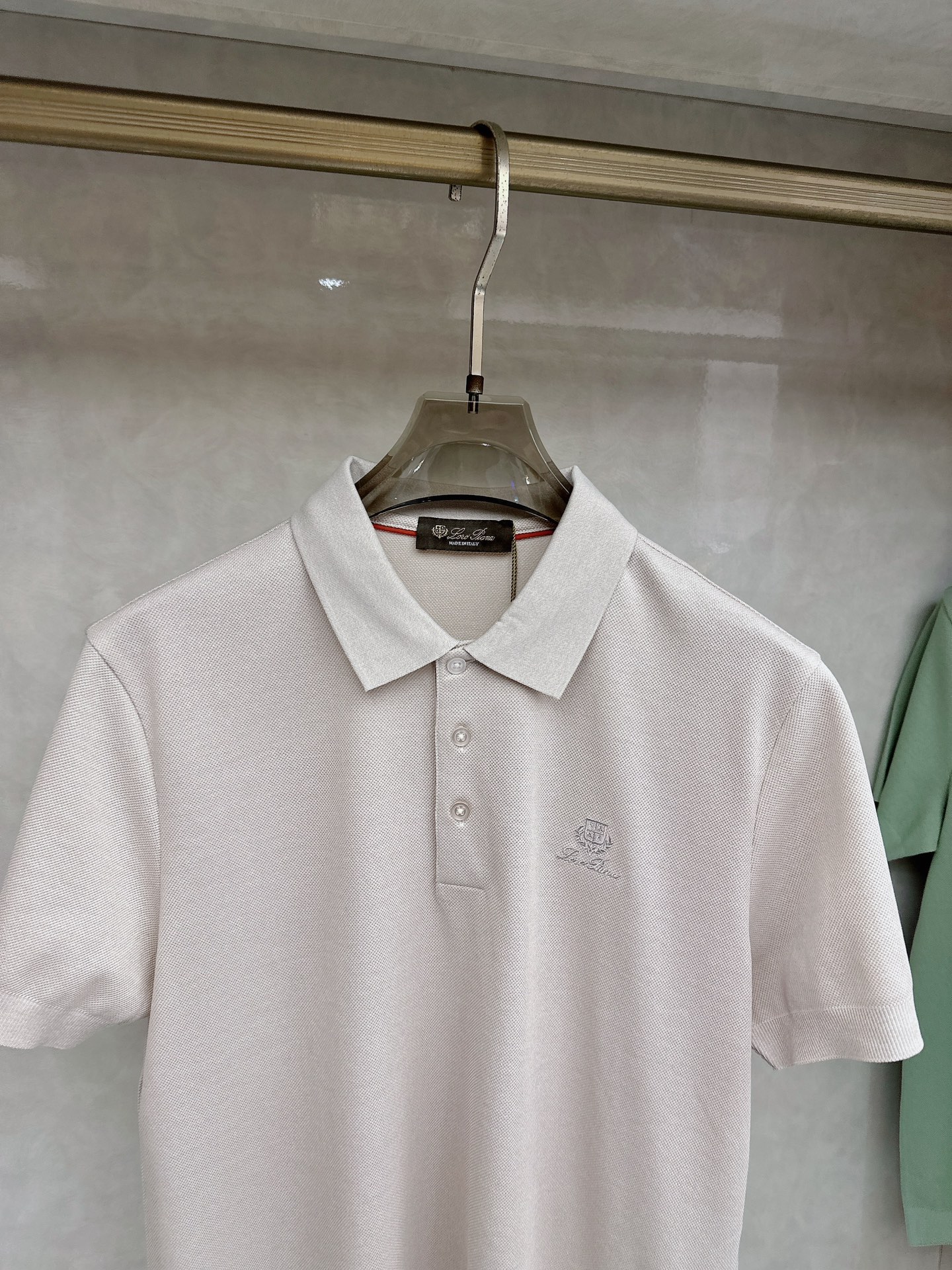L春夏新品，针织Polo衫｜细腻针织肌理，触感软糯亲肤，透气不闷汗，胸口简约精致刺绣图案，低调有格调，提