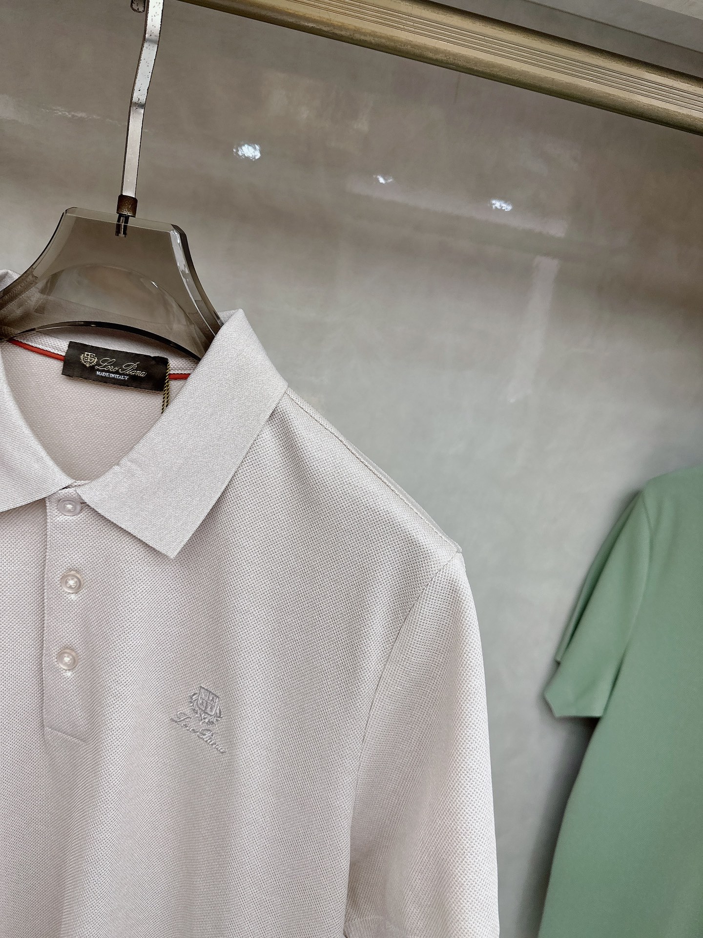 L春夏新品，针织Polo衫｜细腻针织肌理，触感软糯亲肤，透气不闷汗，胸口简约精致刺绣图案，低调有格调，提