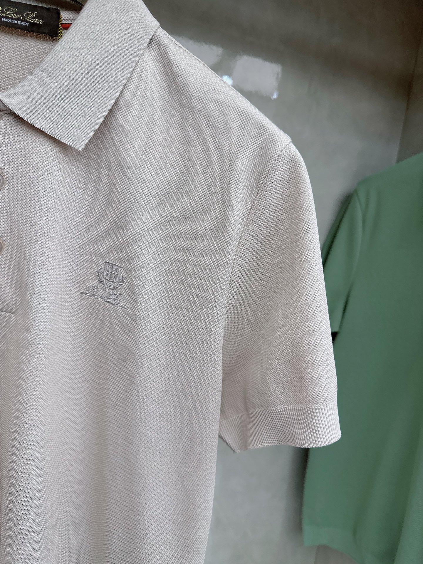 L春夏新品，针织Polo衫｜细腻针织肌理，触感软糯亲肤，透气不闷汗，胸口简约精致刺绣图案，低调有格调，提