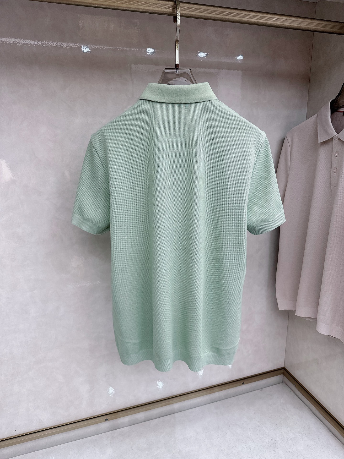 L春夏新品，针织Polo衫｜细腻针织肌理，触感软糯亲肤，透气不闷汗，胸口简约精致刺绣图案，低调有格调，提