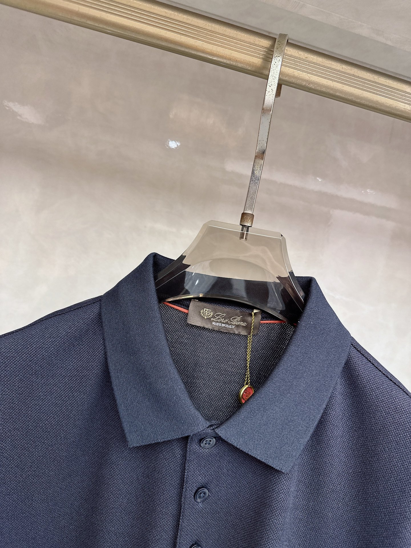 L春夏新品，针织Polo衫｜细腻针织肌理，触感软糯亲肤，透气不闷汗，胸口简约精致刺绣图案，低调有格调，提