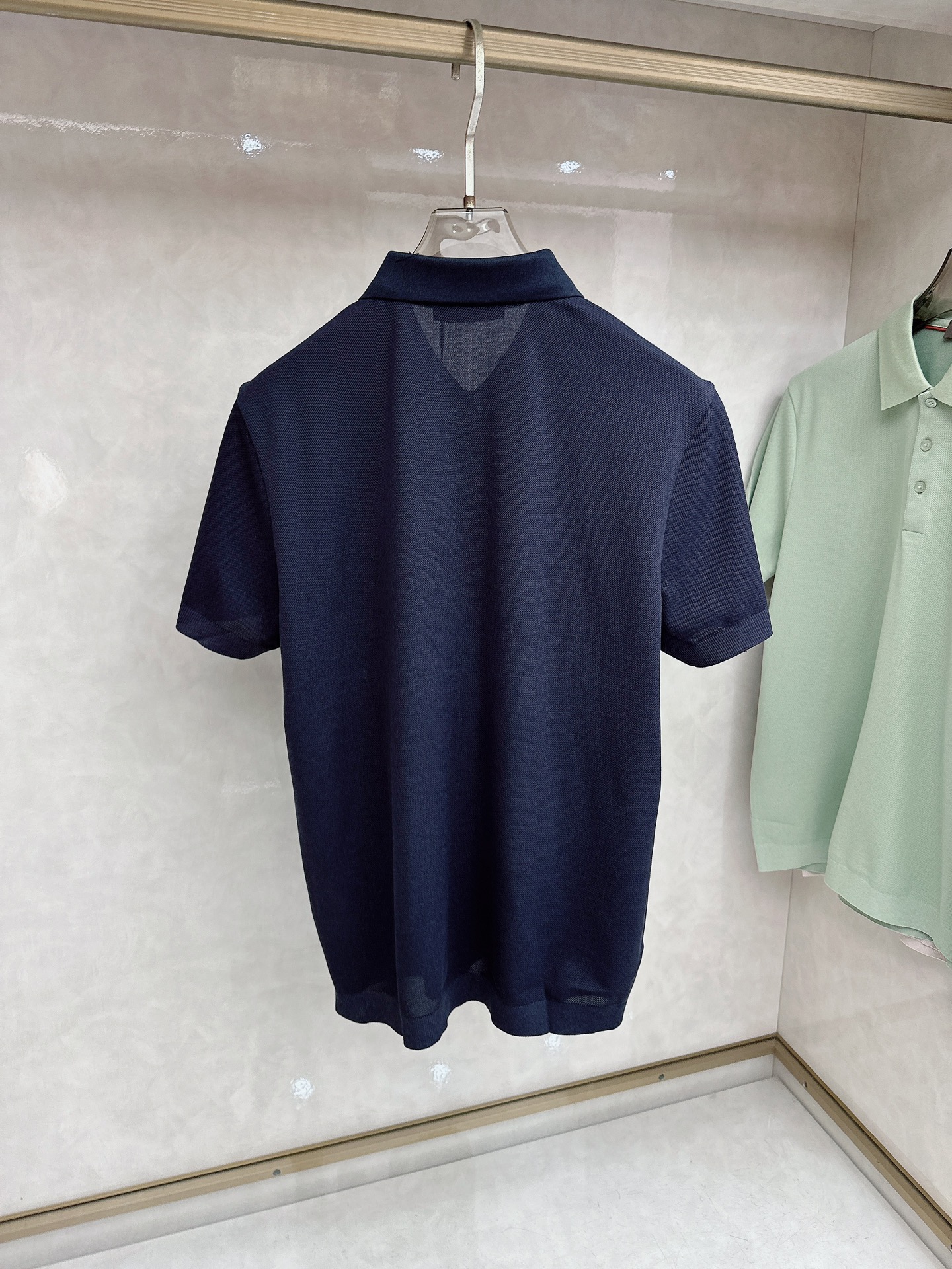 L春夏新品，针织Polo衫｜细腻针织肌理，触感软糯亲肤，透气不闷汗，胸口简约精致刺绣图案，低调有格调，提