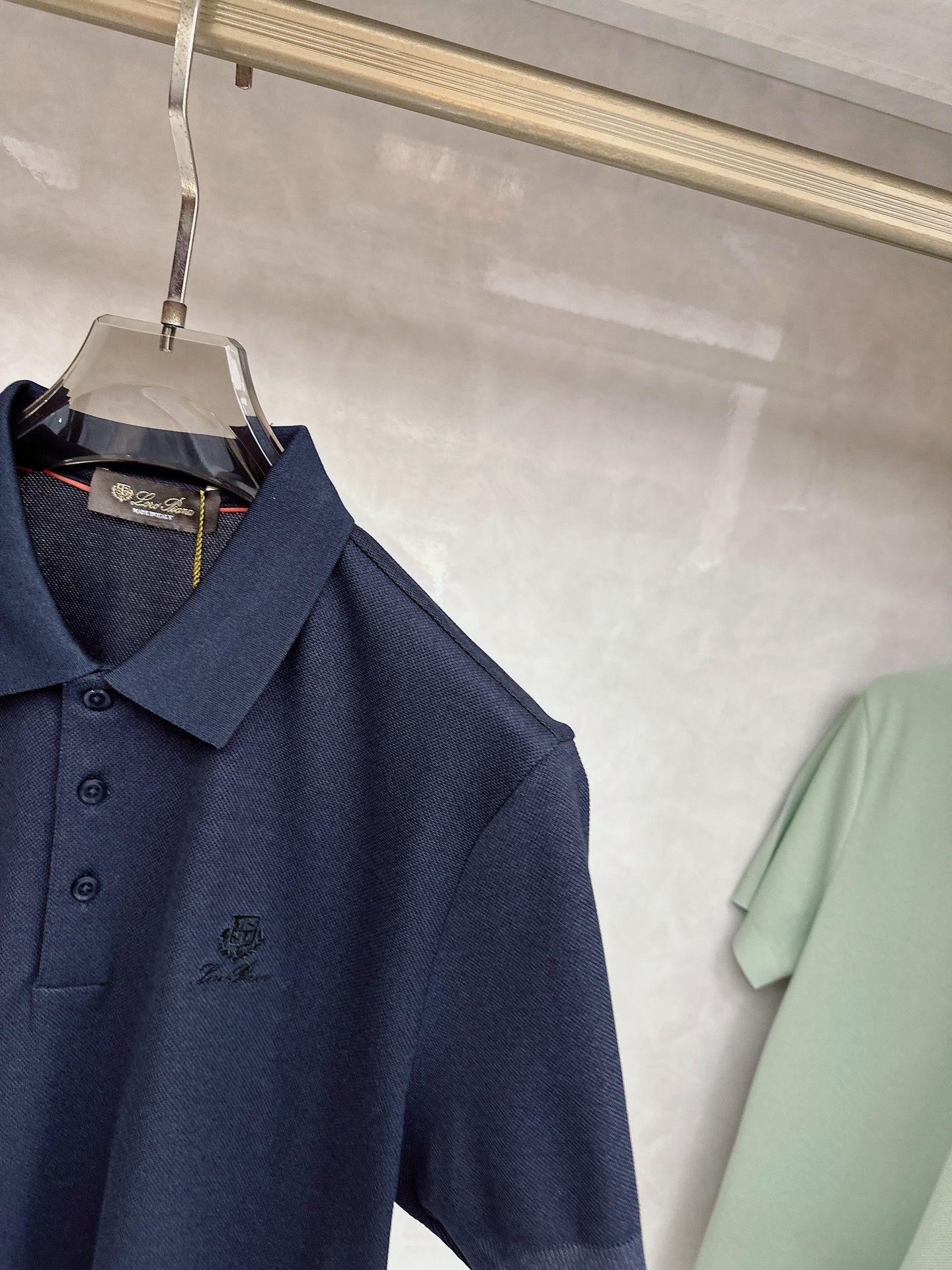 L春夏新品，针织Polo衫｜细腻针织肌理，触感软糯亲肤，透气不闷汗，胸口简约精致刺绣图案，低调有格调，提