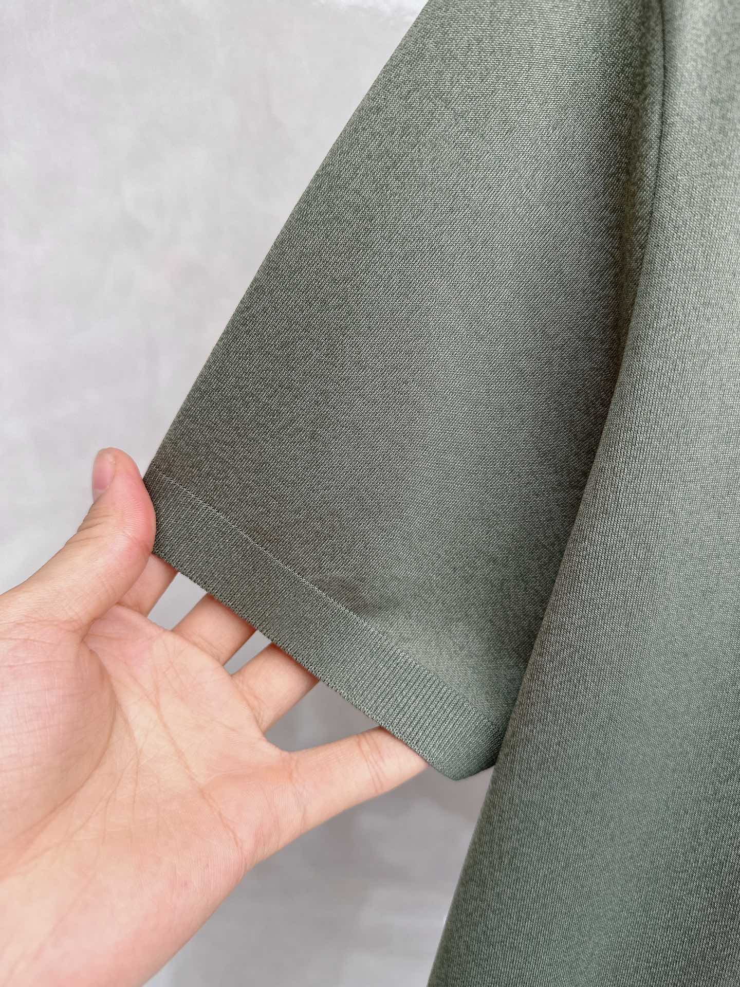 loro Piana 上新 26ss loro Piana 春夏新款花灰起脚平纹短袖 原版定制 轻薄透气