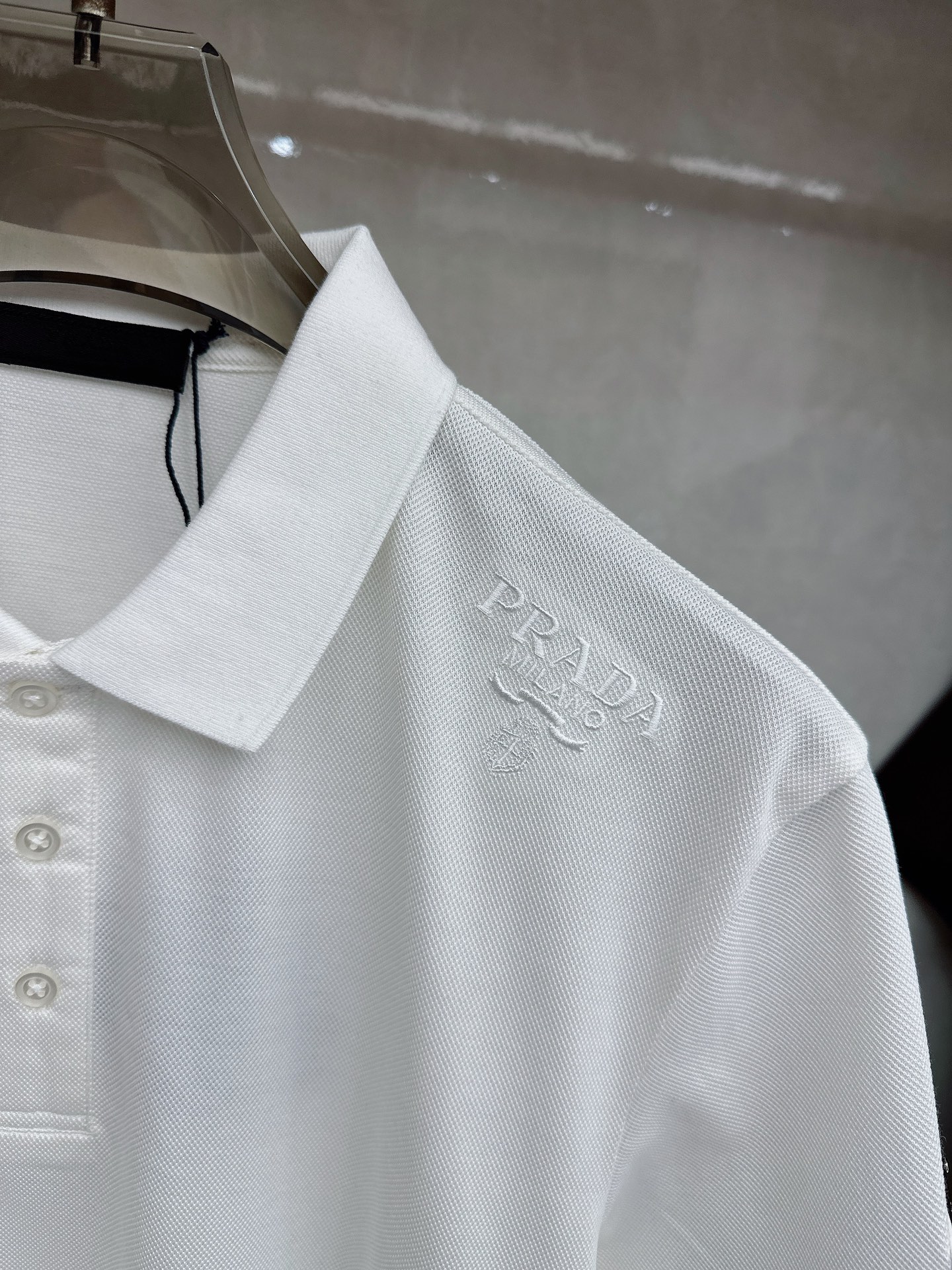 普拉达 上新 26ss P家早春新款Polo 原版定制 面料选用珠地棉 轻薄透气 上身丝滑舒适 高端大气