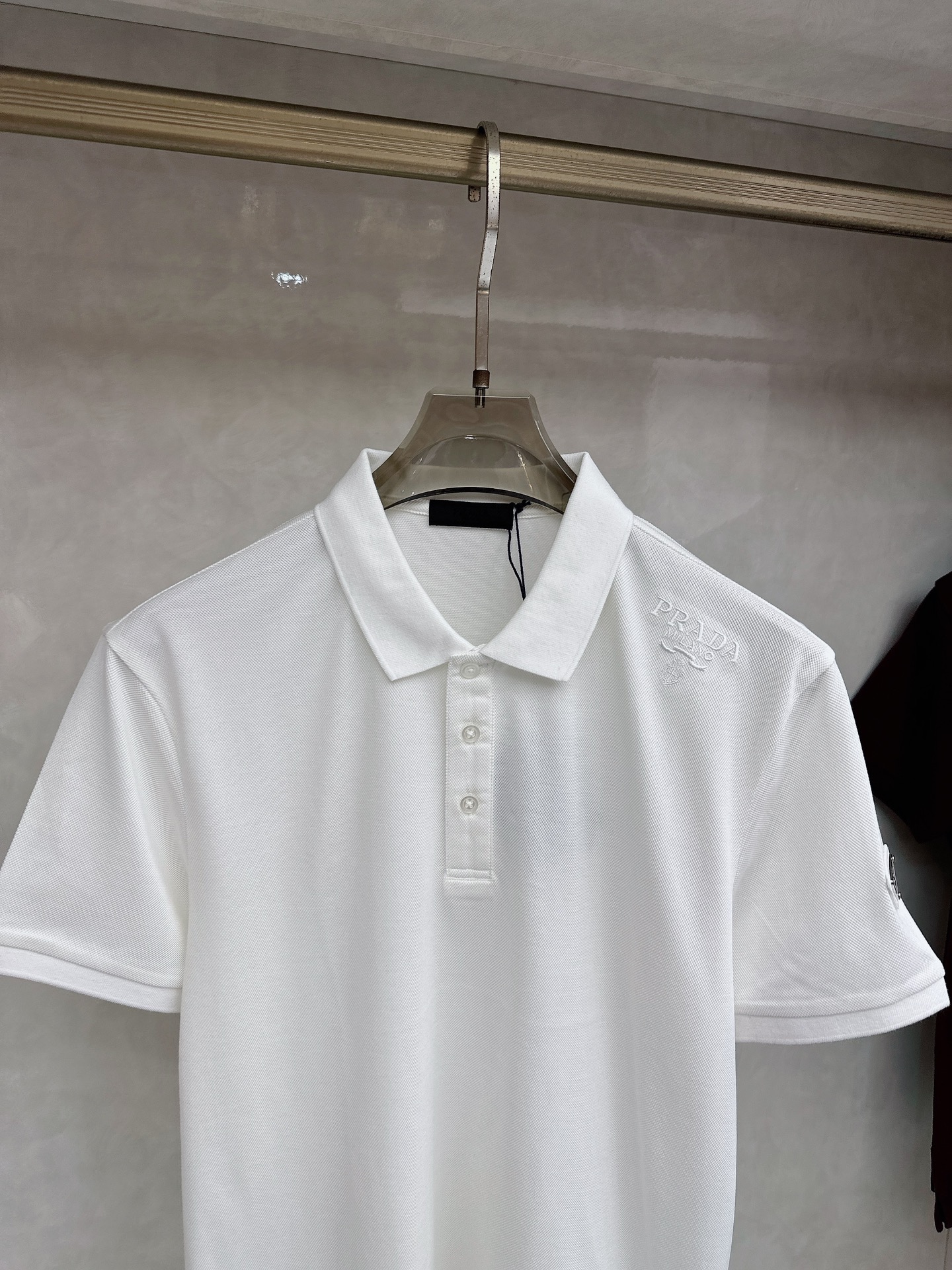 普拉达 上新 26ss P家早春新款Polo 原版定制 面料选用珠地棉 轻薄透气 上身丝滑舒适 高端大气