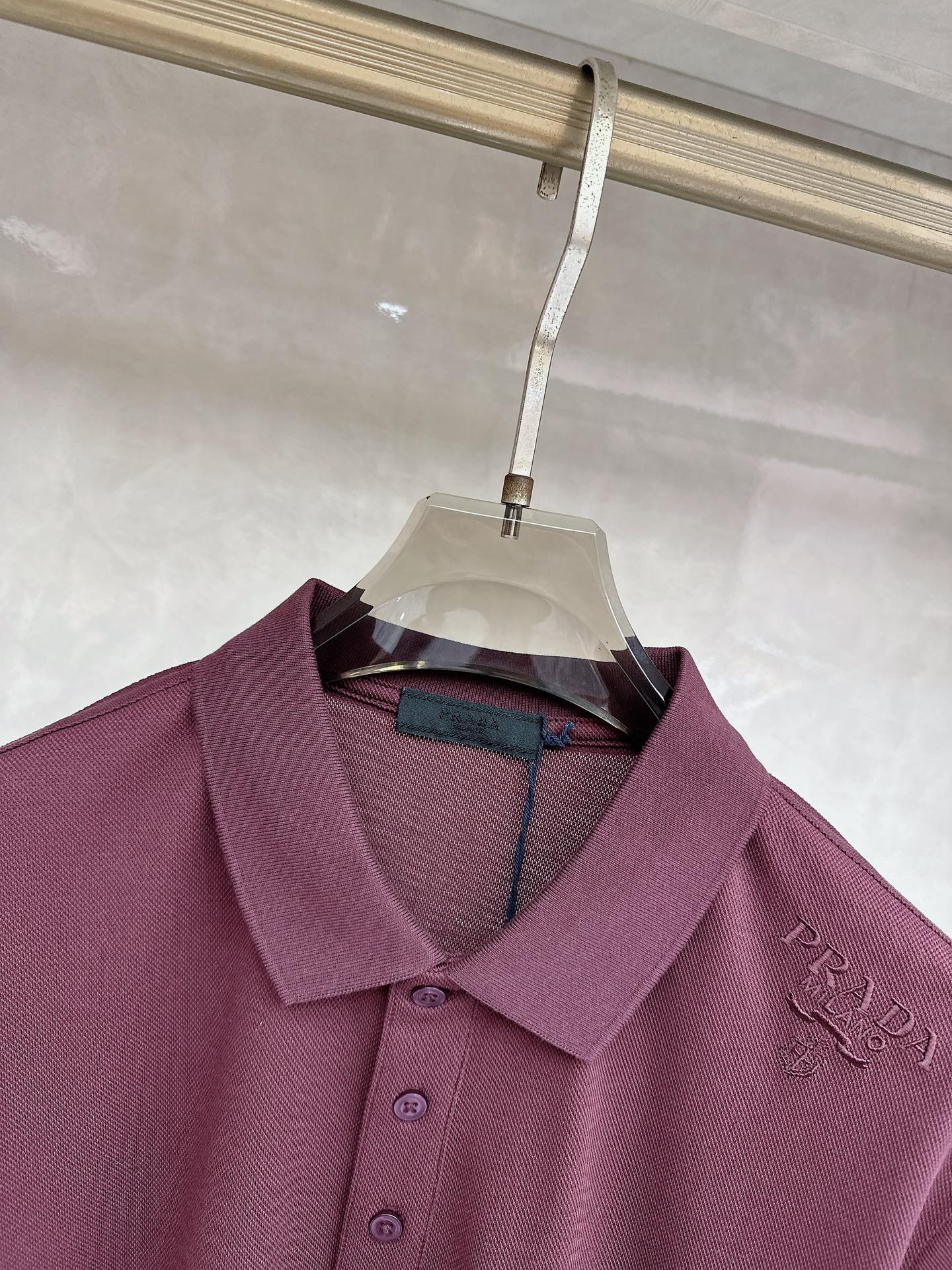 普拉达 上新 26ss P家早春新款Polo 原版定制 面料选用珠地棉 轻薄透气 上身丝滑舒适 高端大气