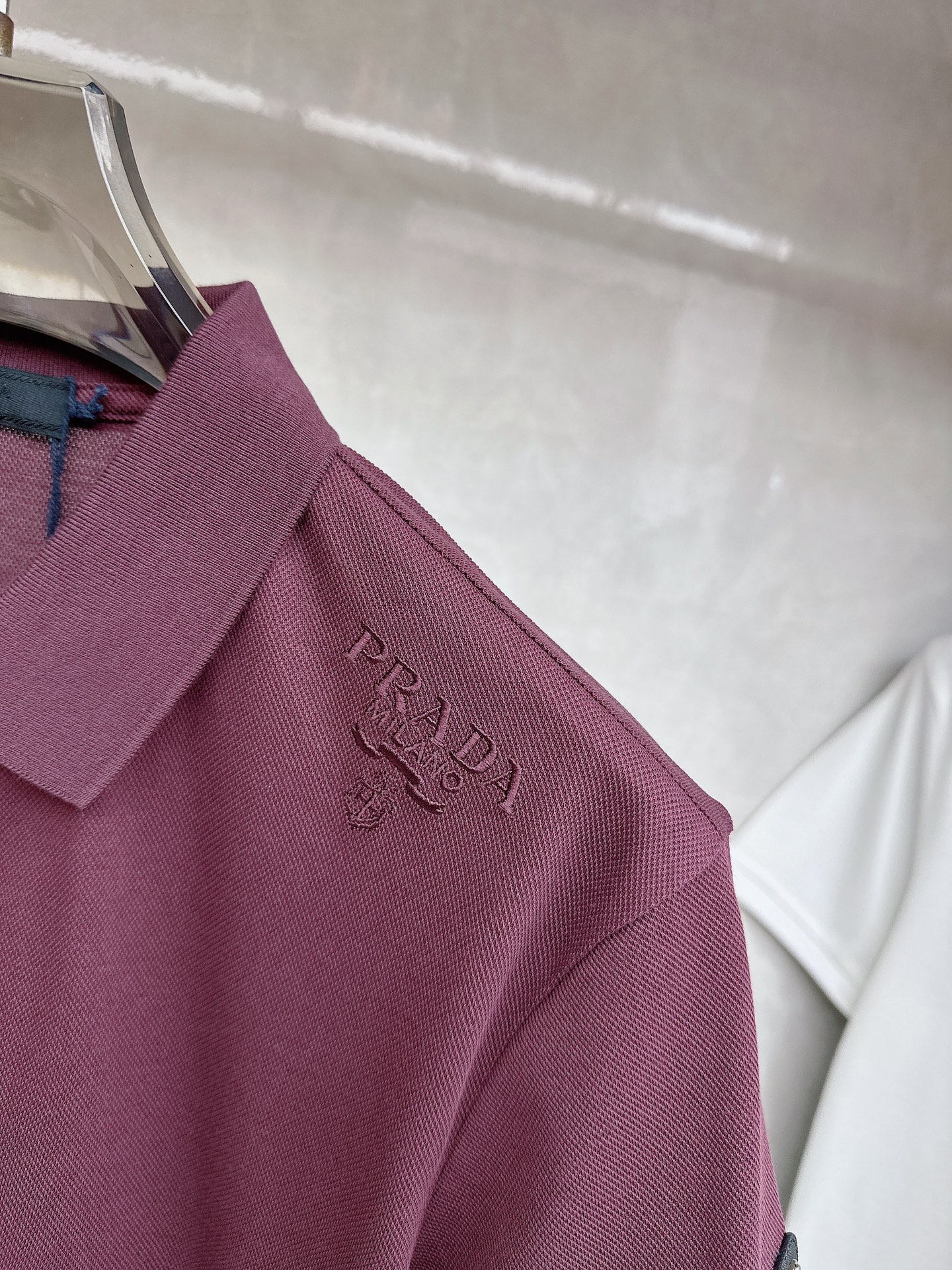 普拉达 上新 26ss P家早春新款Polo 原版定制 面料选用珠地棉 轻薄透气 上身丝滑舒适 高端大气