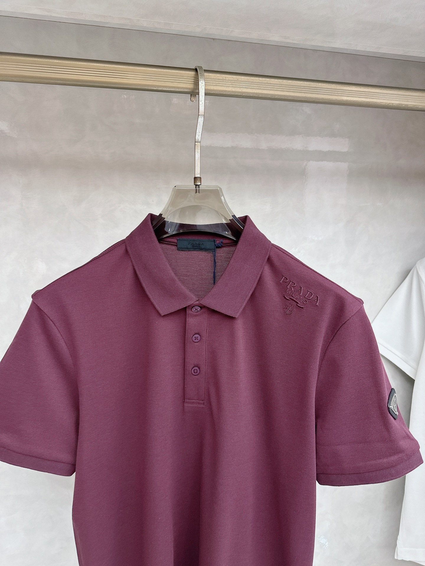 普拉达 上新 26ss P家早春新款Polo 原版定制 面料选用珠地棉 轻薄透气 上身丝滑舒适 高端大气