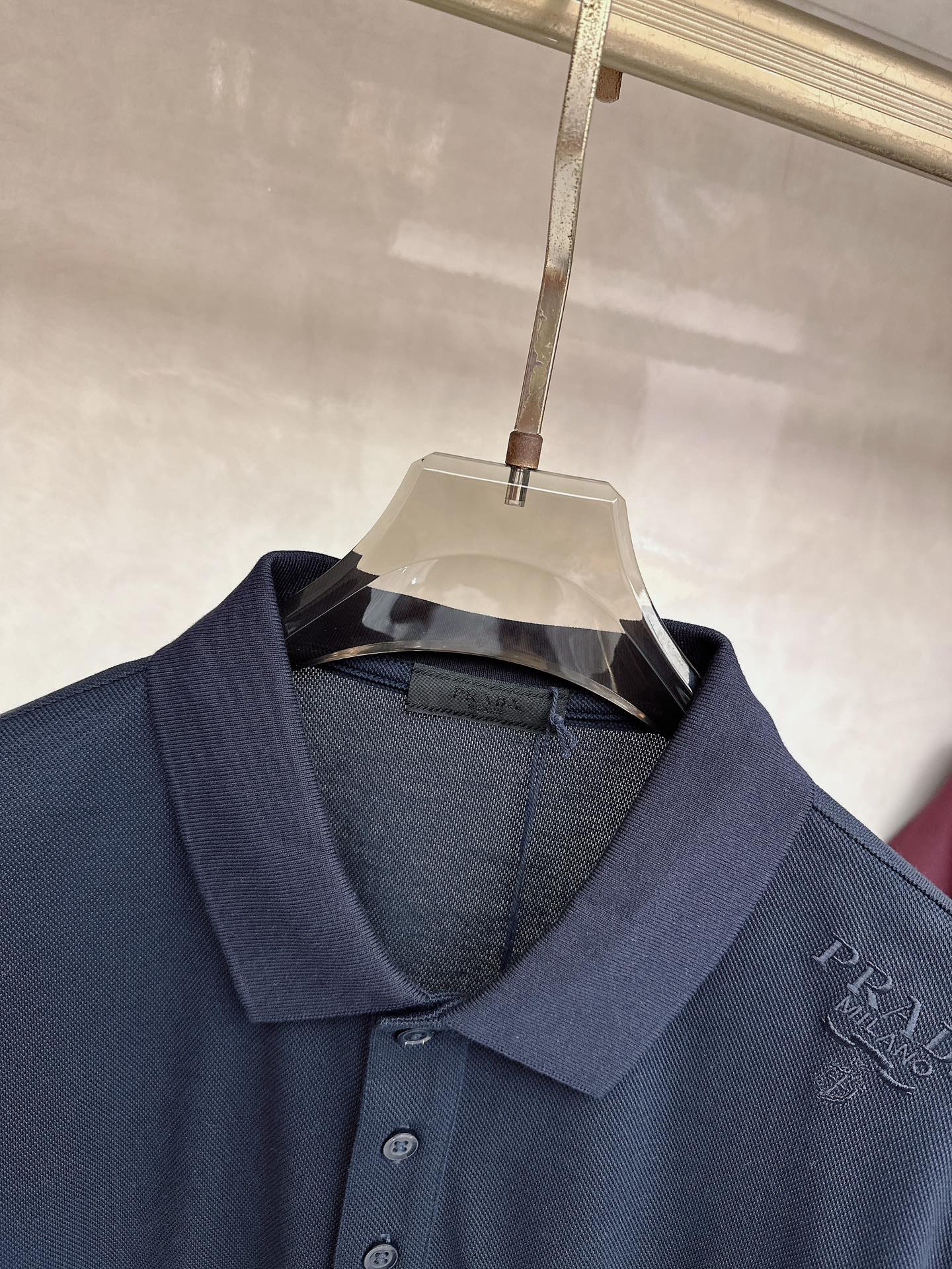 普拉达 上新 26ss P家早春新款Polo 原版定制 面料选用珠地棉 轻薄透气 上身丝滑舒适 高端大气