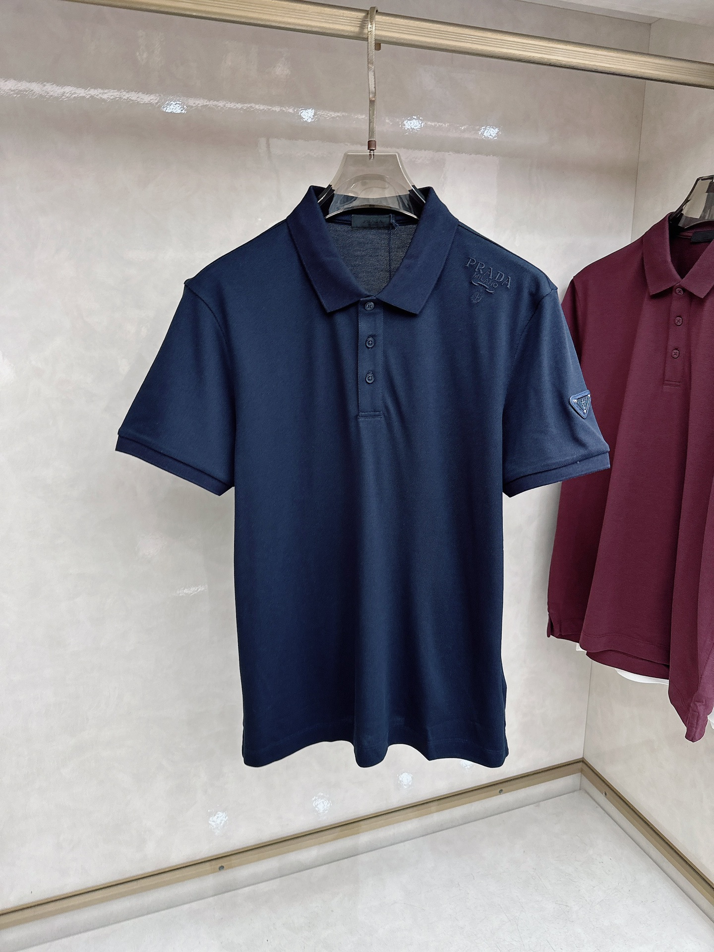 普拉达 上新 26ss P家早春新款Polo 原版定制 面料选用珠地棉 轻薄透气 上身丝滑舒适 高端大气