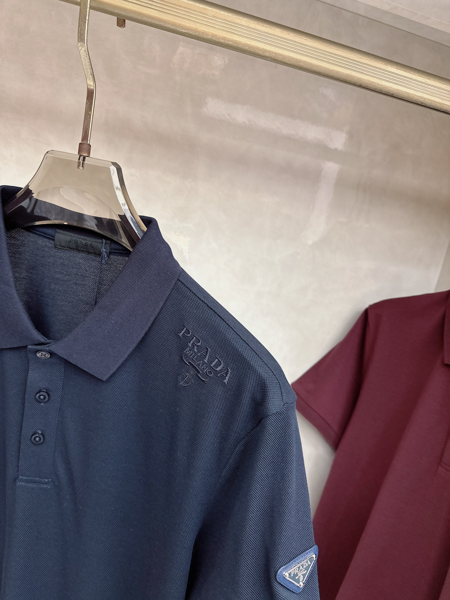 普拉达 上新 26ss P家早春新款Polo 原版定制 面料选用珠地棉 轻薄透气 上身丝滑舒适 高端大气