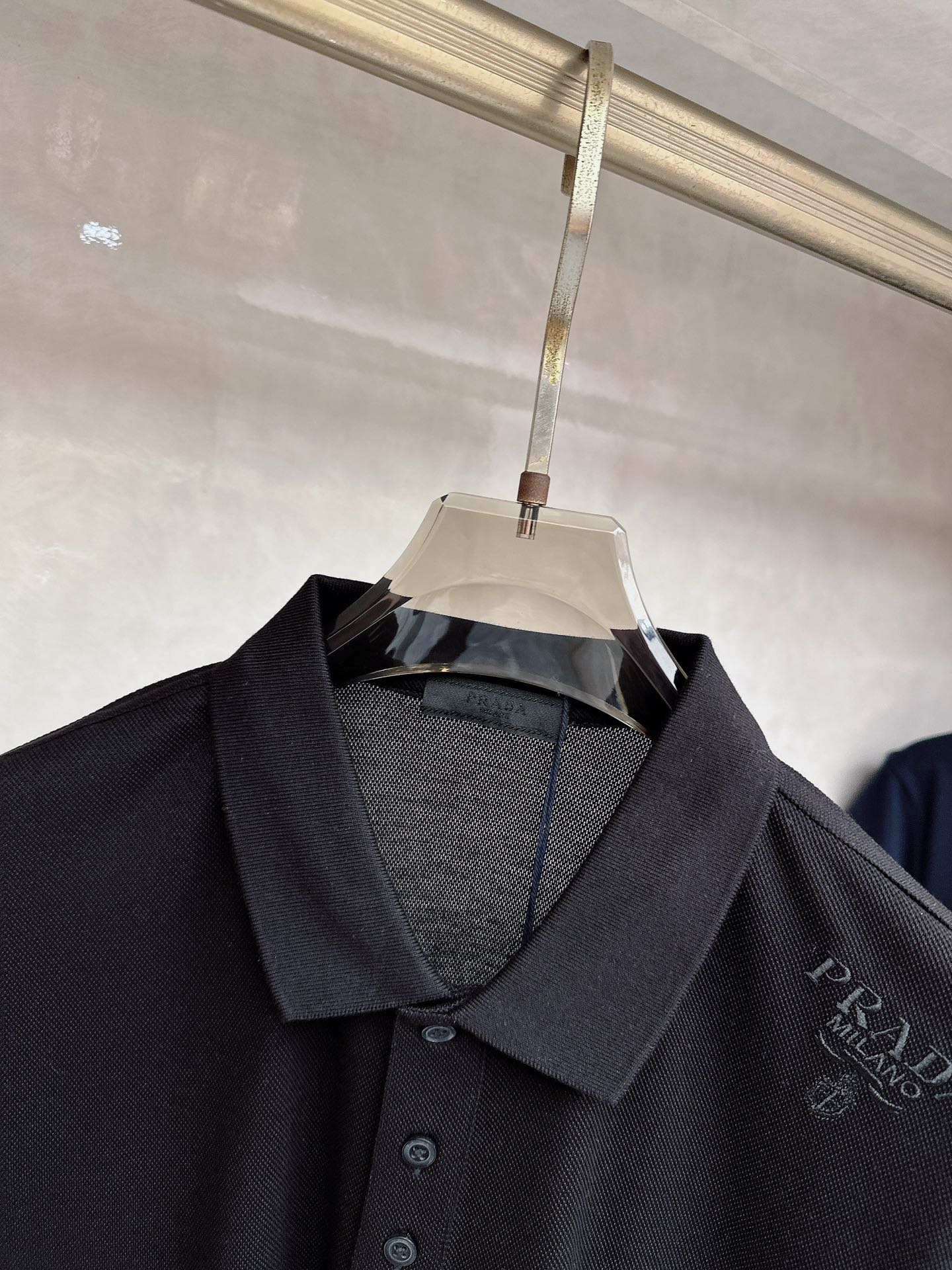 普拉达 上新 26ss P家早春新款Polo 原版定制 面料选用珠地棉 轻薄透气 上身丝滑舒适 高端大气