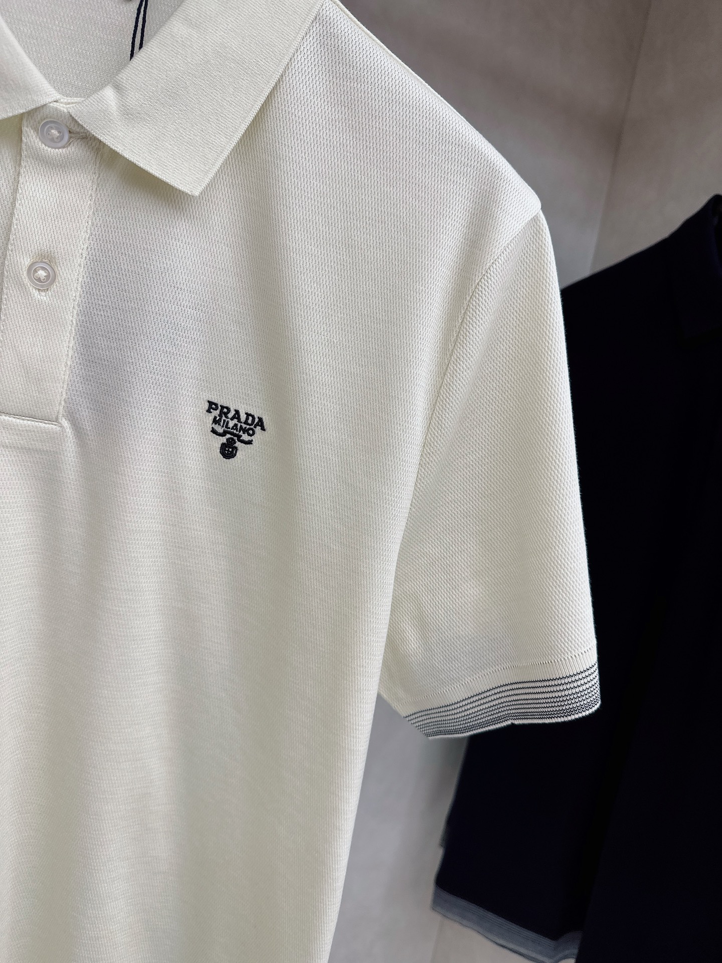 普拉达【新品全网独家 针织短袖 ‼️‼️ 2026夏季新品🆕Pr*da 男士针织刺绣🪡字母三角logo 