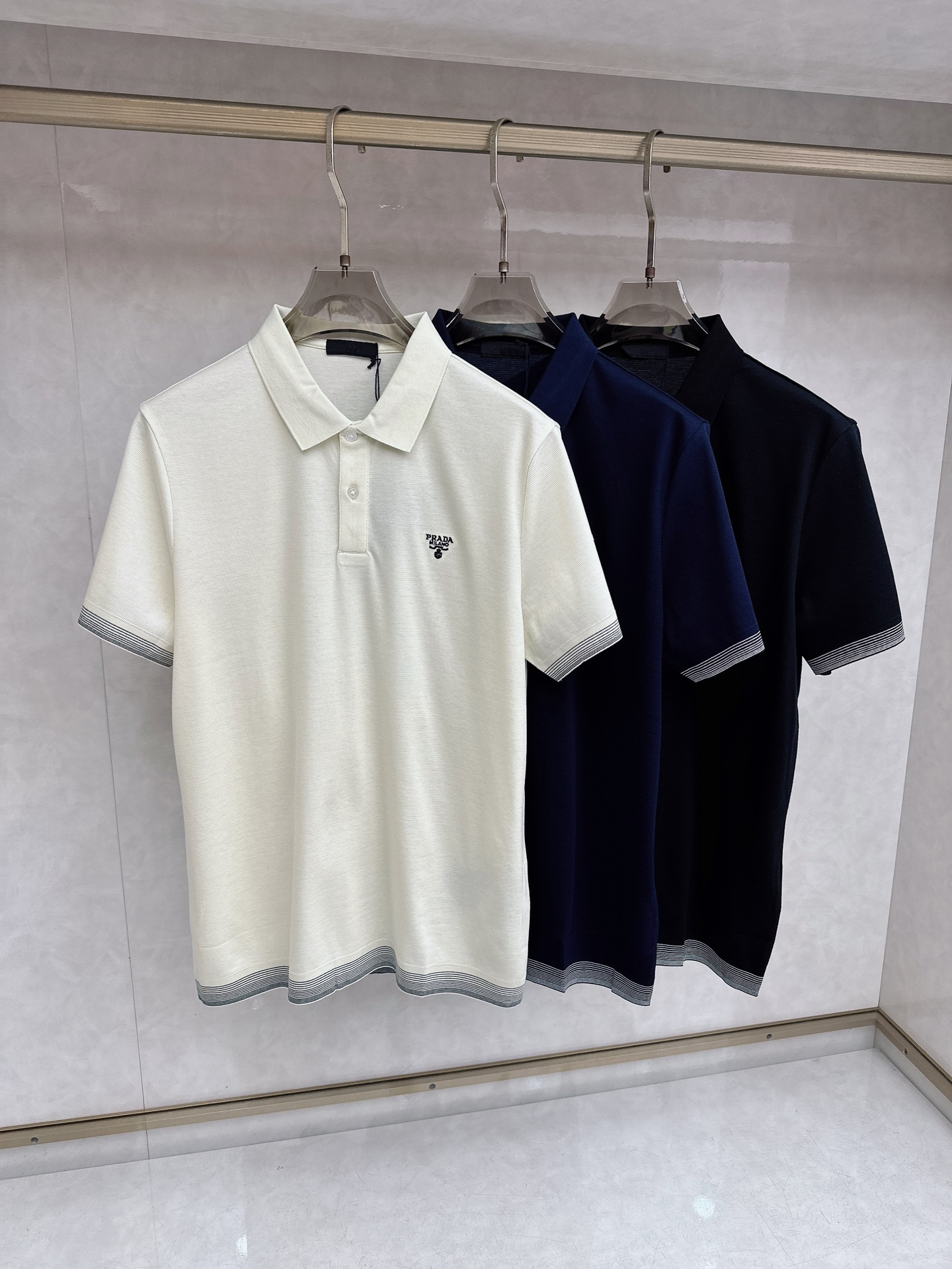 普拉达【新品全网独家 针织短袖 ‼️‼️ 2026夏季新品🆕Pr*da 男士针织刺绣🪡字母三角logo 