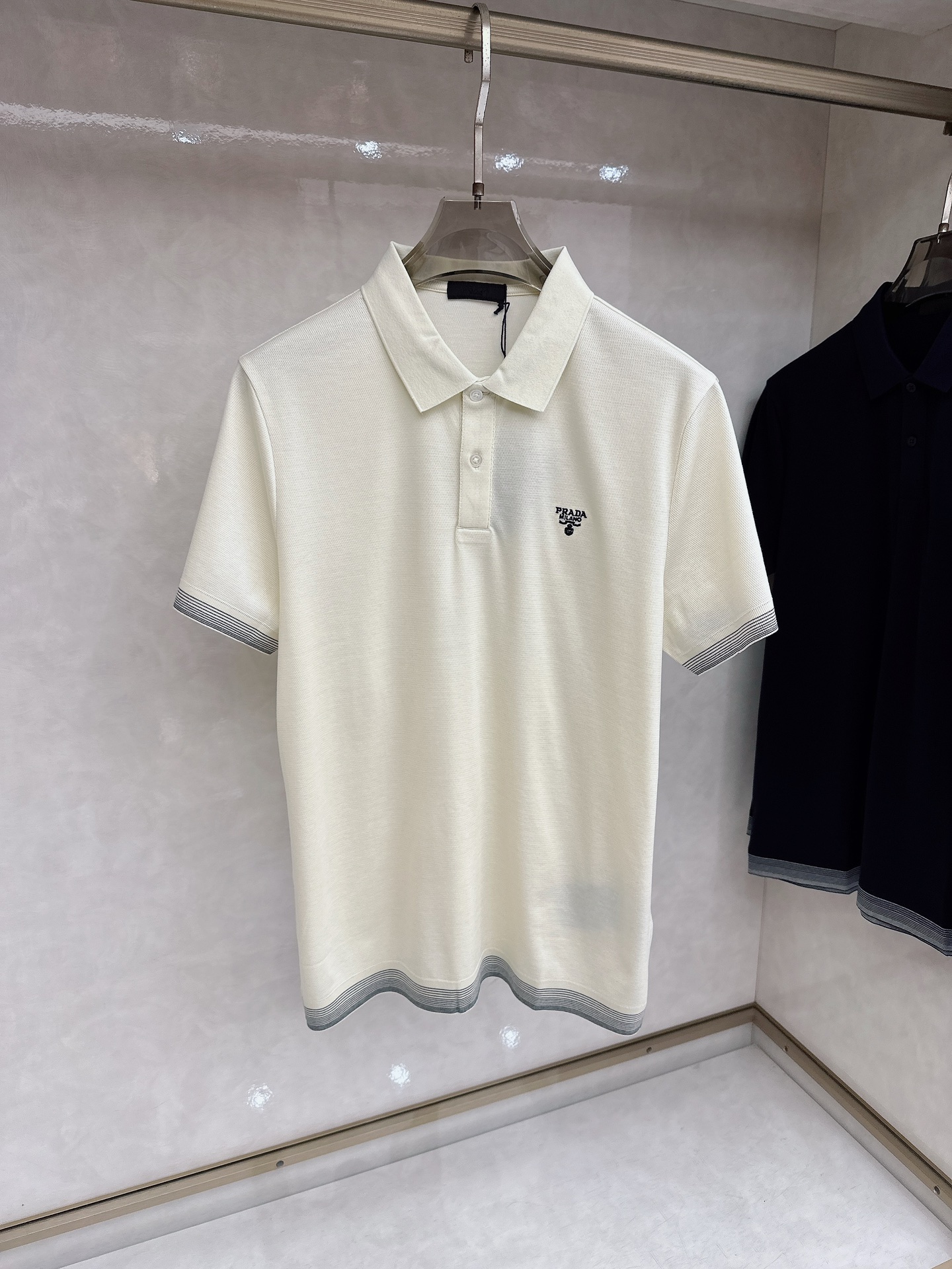 普拉达【新品全网独家 针织短袖 ‼️‼️ 2026夏季新品🆕Pr*da 男士针织刺绣🪡字母三角logo 
