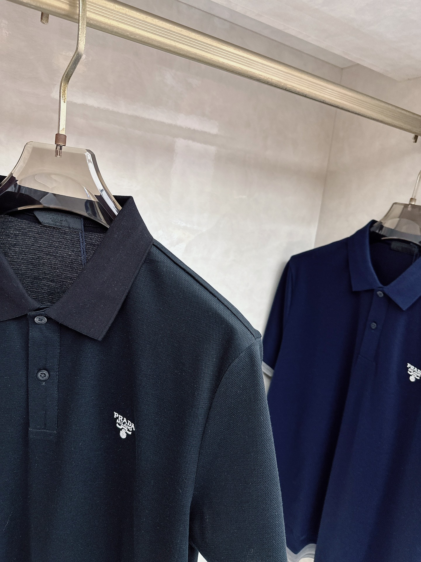 普拉达【新品全网独家 针织短袖 ‼️‼️ 2026夏季新品🆕Pr*da 男士针织刺绣🪡字母三角logo 