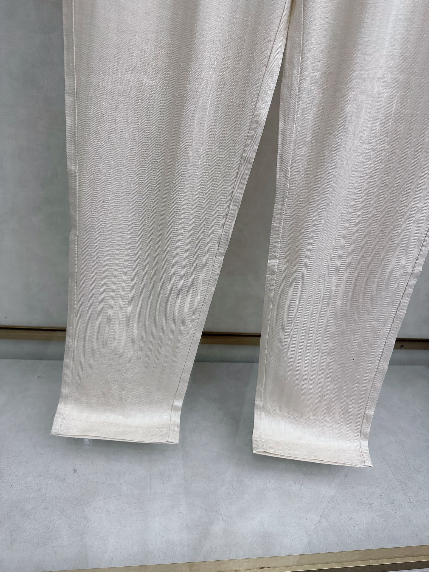 Lss 早春新品Loro Piana轻奢亚麻裤 把高级感穿在日常甄选高支面料，触感软糯，垂坠有型不挑身材
