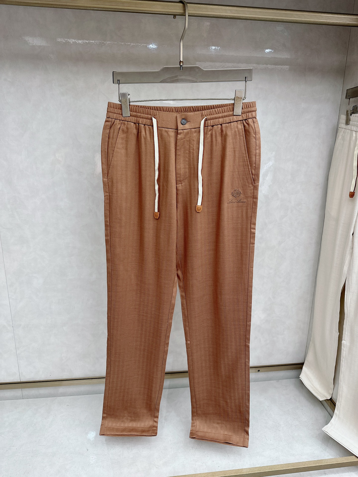 Lss 早春新品Loro Piana轻奢亚麻裤 把高级感穿在日常甄选高支面料，触感软糯，垂坠有型不挑身材