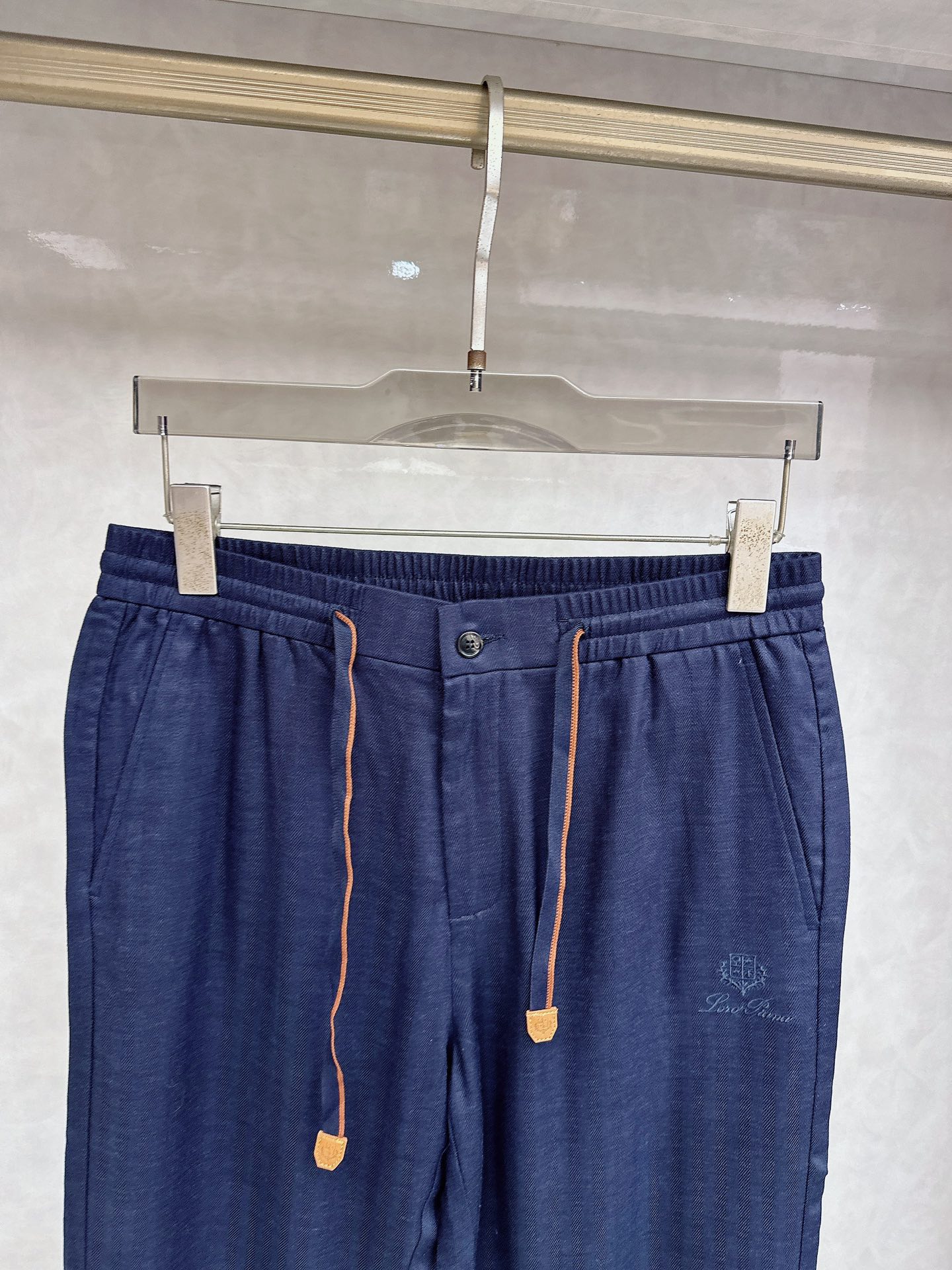 Lss 早春新品Loro Piana轻奢亚麻裤 把高级感穿在日常甄选高支面料，触感软糯，垂坠有型不挑身材