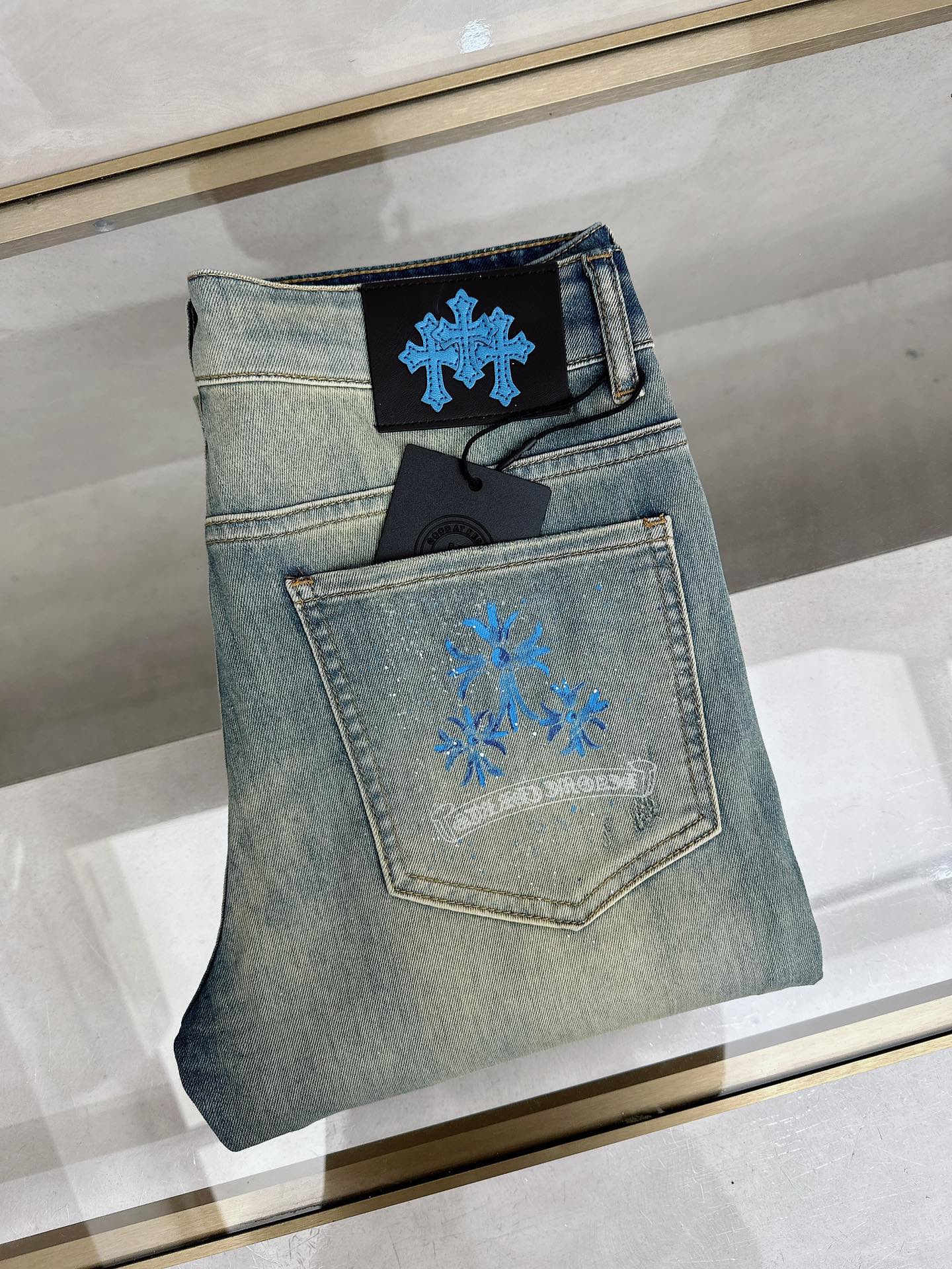 克罗心 2026春夏最新推出男士休闲牛仔裤新品！重工水洗牛仔裤！定制面料和一般牛仔布料比起来，更加柔软舒