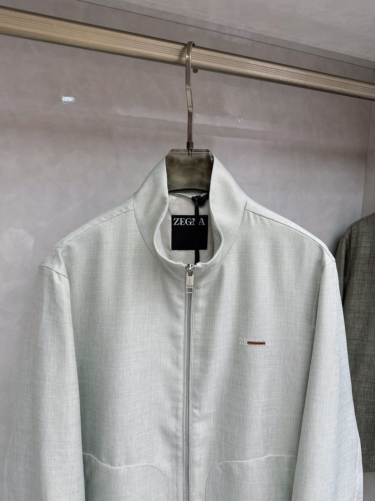 🆕🆕🆕【Zegna】杰尼亚 新款夹克杰家始终秉持着对卓越品质和精湛工艺的不懈追求，推出这款令人倾心的经典