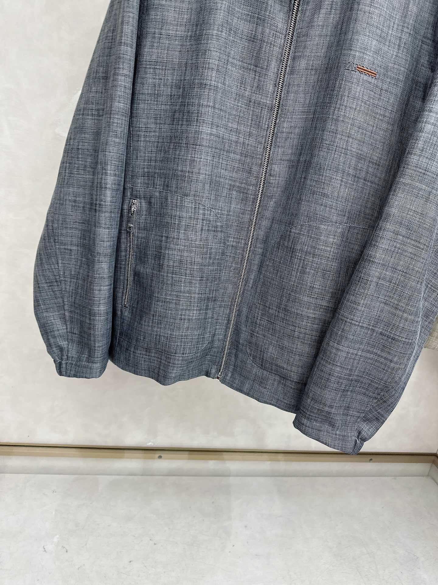 🆕🆕🆕【Zegna】杰尼亚 新款夹克杰家始终秉持着对卓越品质和精湛工艺的不懈追求，推出这款令人倾心的经典