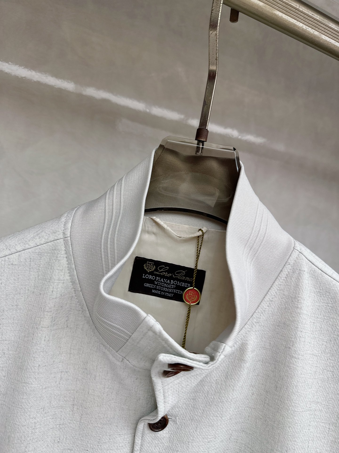 🆕🆕🆕【Loro Pina】诺悠翩雅 春夏新品前襟翻盖口袋麻料夹克，轻商务的休闲之选，在都市生活的快节奏