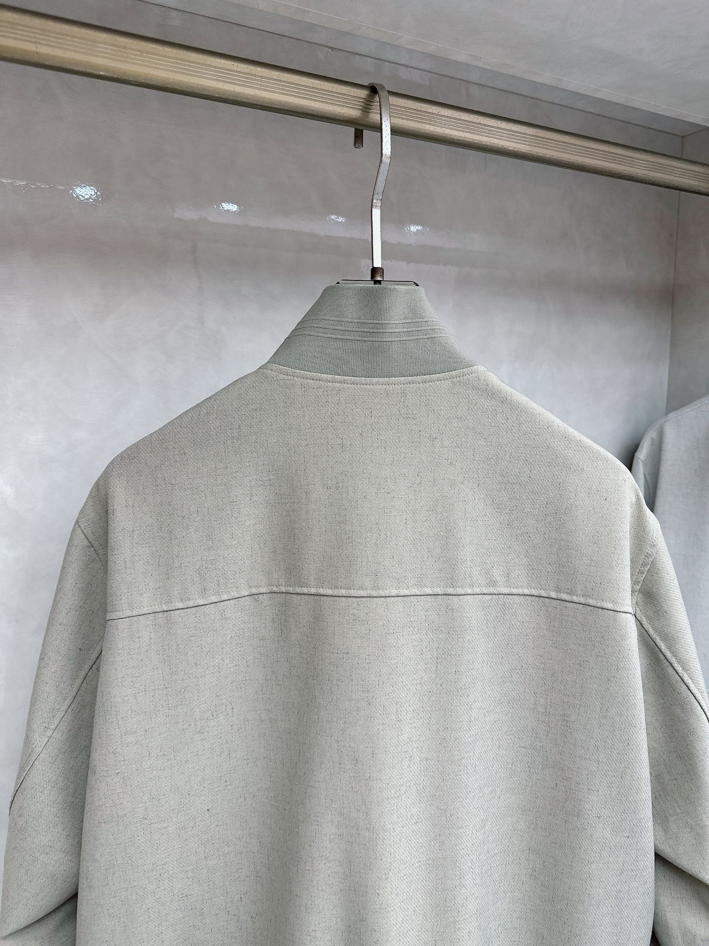 🆕🆕🆕【Loro Pina】诺悠翩雅 春夏新品前襟翻盖口袋麻料夹克，轻商务的休闲之选，在都市生活的快节奏