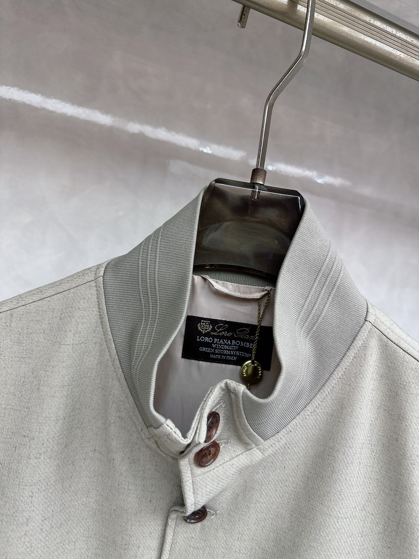 🆕🆕🆕【Loro Pina】诺悠翩雅 春夏新品前襟翻盖口袋麻料夹克，轻商务的休闲之选，在都市生活的快节奏