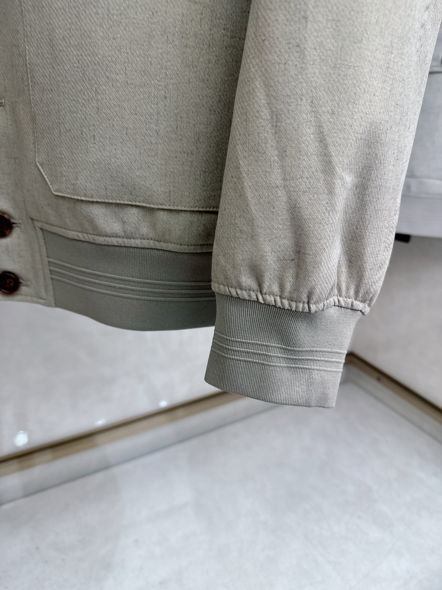 🆕🆕🆕【Loro Pina】诺悠翩雅 春夏新品前襟翻盖口袋麻料夹克，轻商务的休闲之选，在都市生活的快节奏