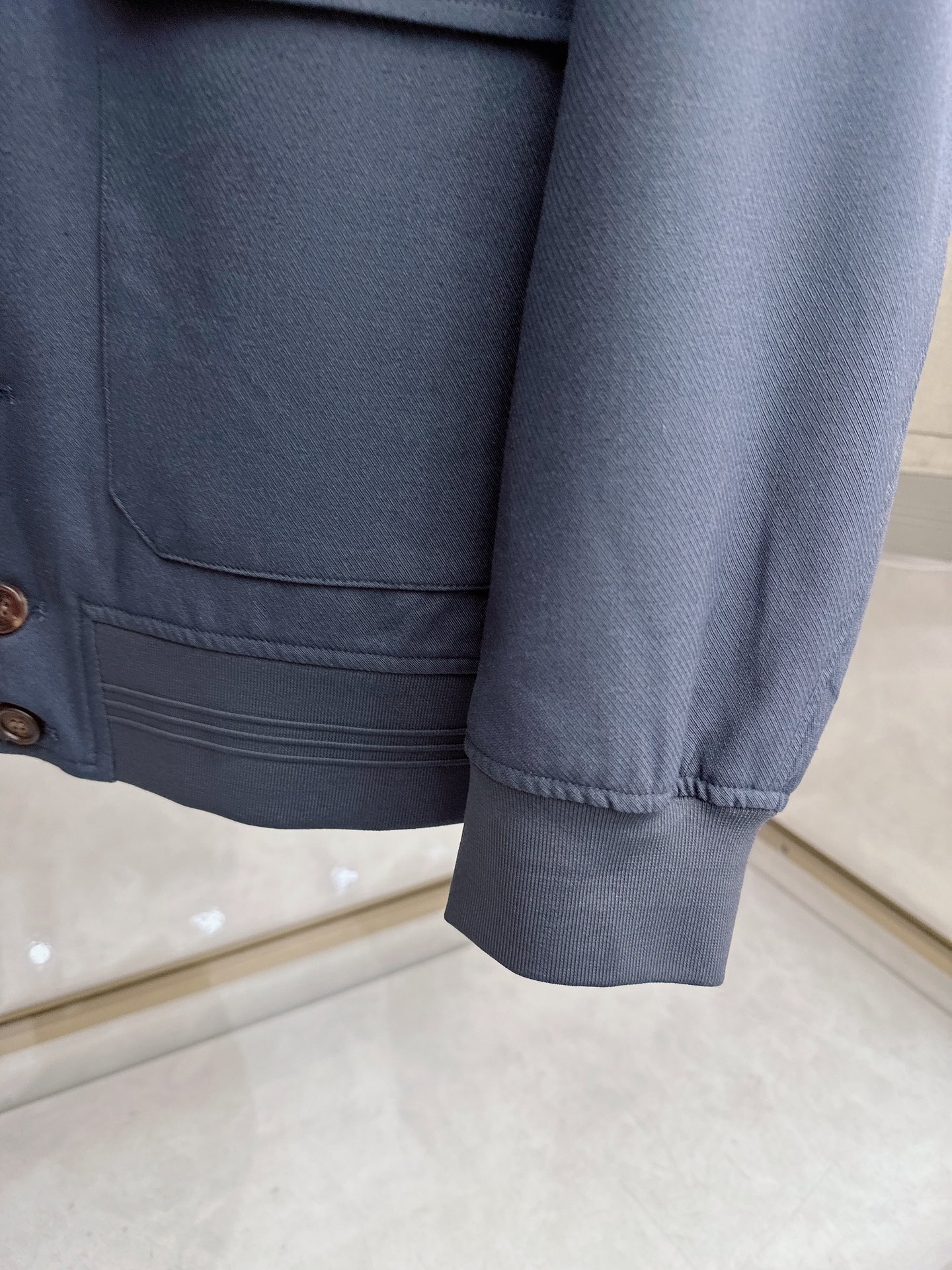 🆕🆕🆕【Loro Pina】诺悠翩雅 春夏新品前襟翻盖口袋麻料夹克，轻商务的休闲之选，在都市生活的快节奏