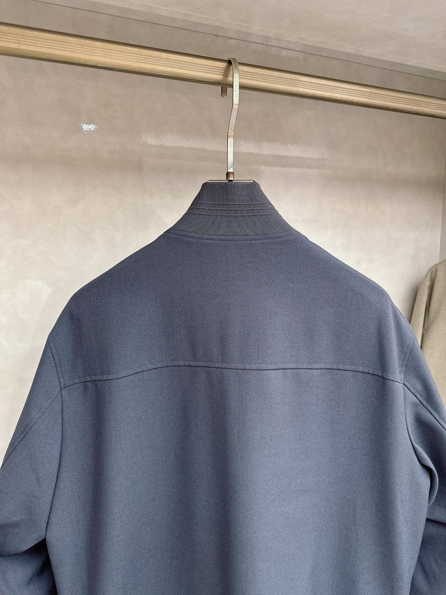 🆕🆕🆕【Loro Pina】诺悠翩雅 春夏新品前襟翻盖口袋麻料夹克，轻商务的休闲之选，在都市生活的快节奏