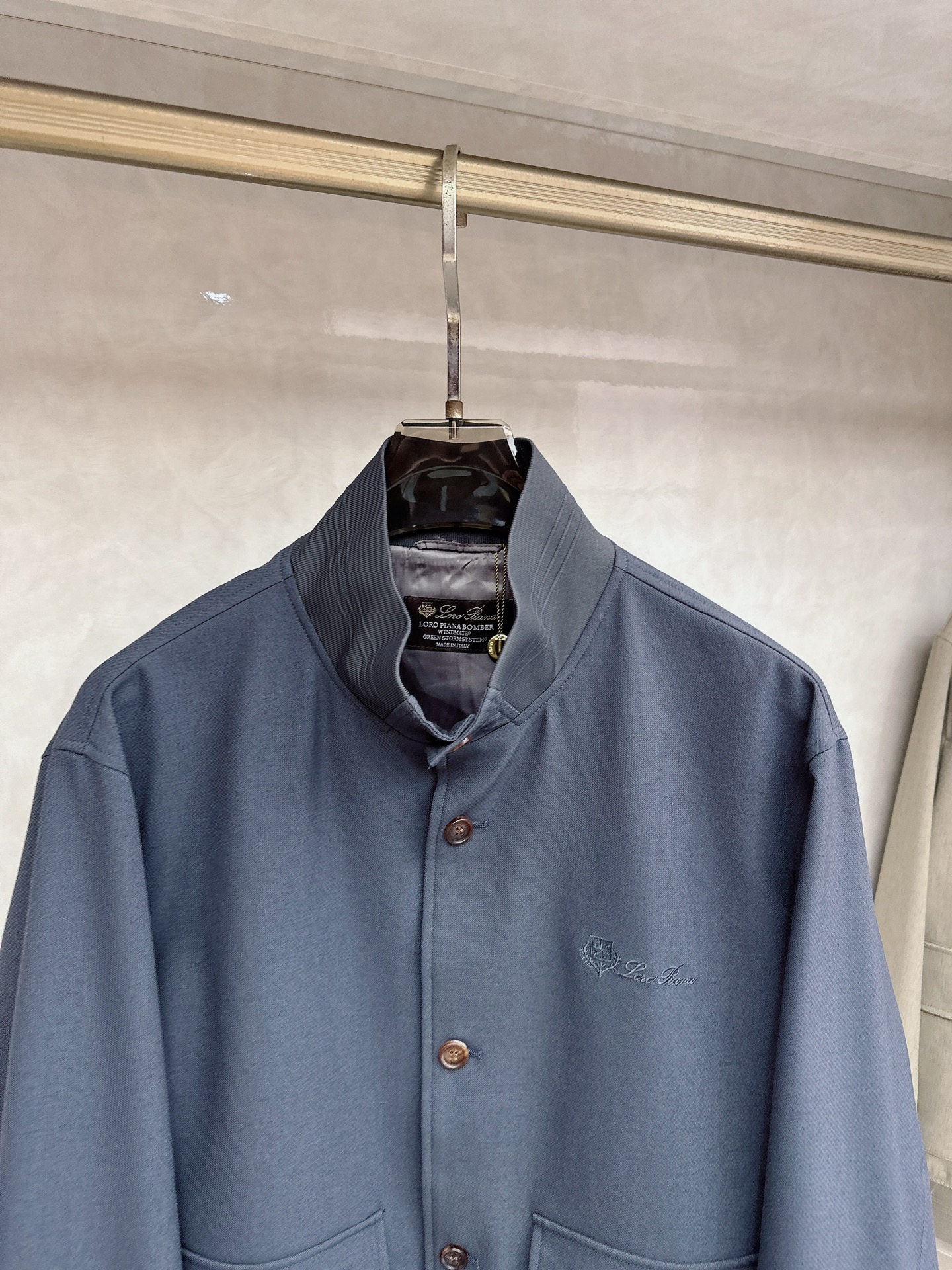 🆕🆕🆕【Loro Pina】诺悠翩雅 春夏新品前襟翻盖口袋麻料夹克，轻商务的休闲之选，在都市生活的快节奏