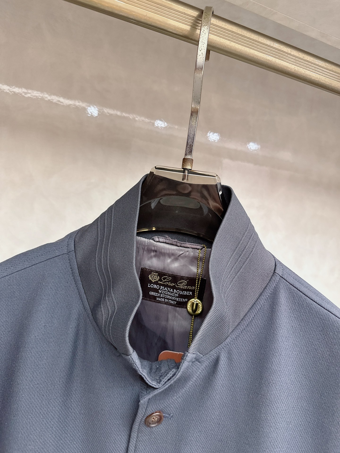 🆕🆕🆕【Loro Pina】诺悠翩雅 春夏新品前襟翻盖口袋麻料夹克，轻商务的休闲之选，在都市生活的快节奏