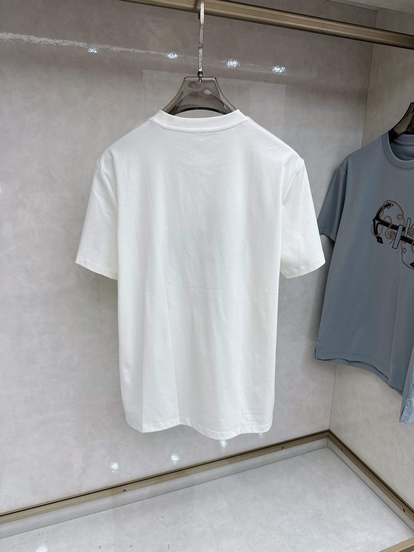 爱马仕 2026春夏 Ancre en H刺绣圆领短袖T恤衫，新图型 Ancre en H（H型锚主题）