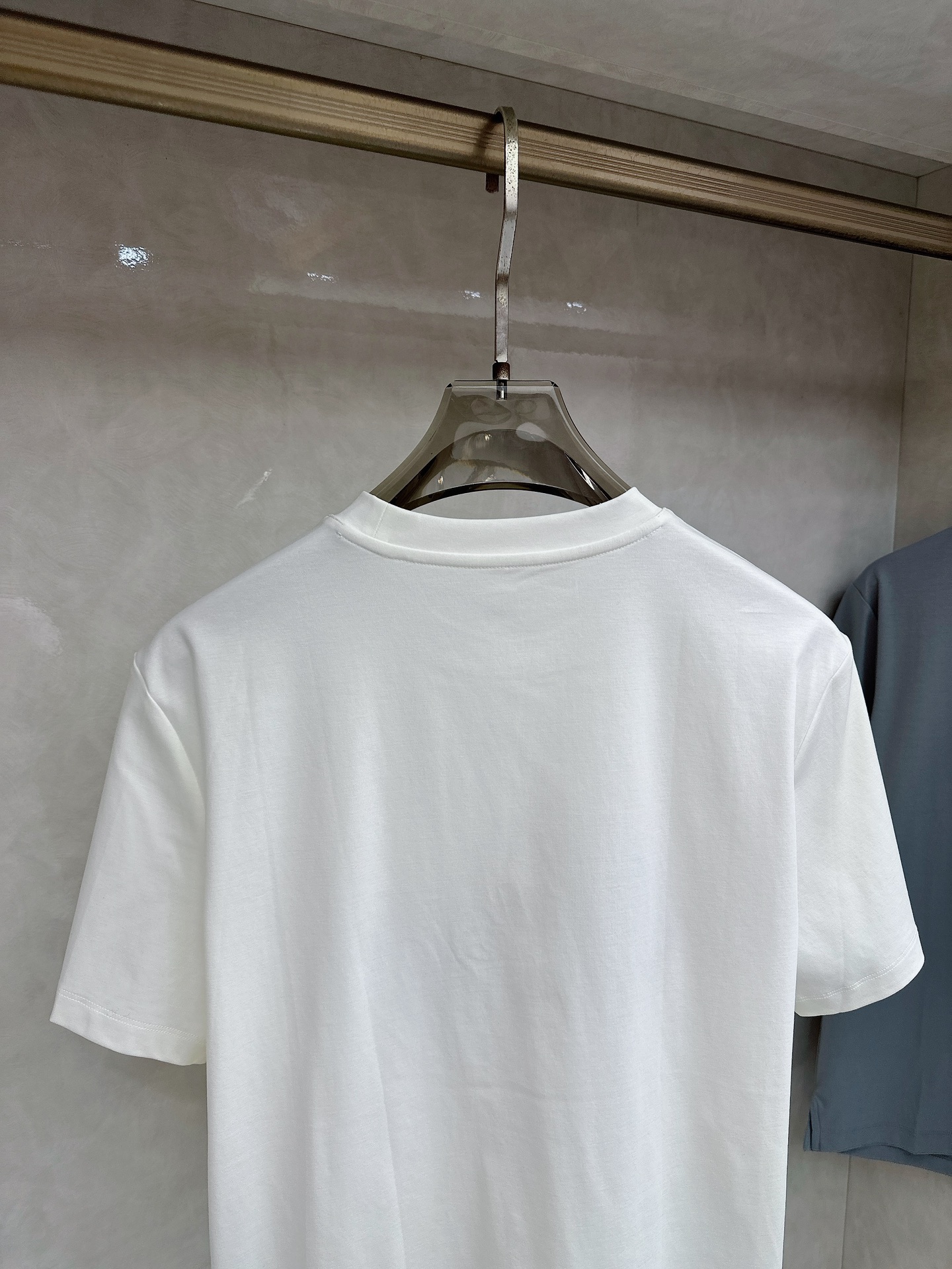 爱马仕 2026春夏 Ancre en H刺绣圆领短袖T恤衫，新图型 Ancre en H（H型锚主题）