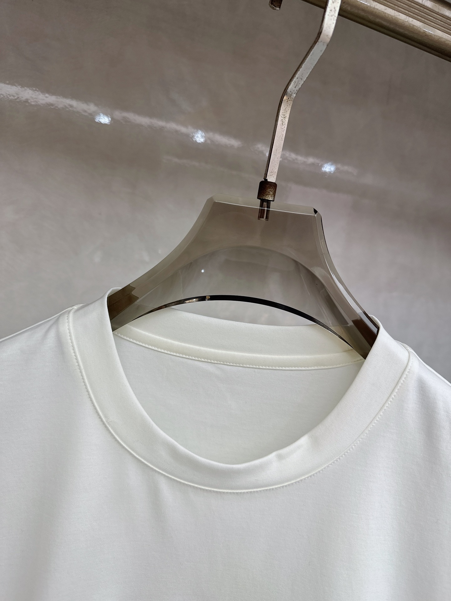 爱马仕 2026春夏 Ancre en H刺绣圆领短袖T恤衫，新图型 Ancre en H（H型锚主题）